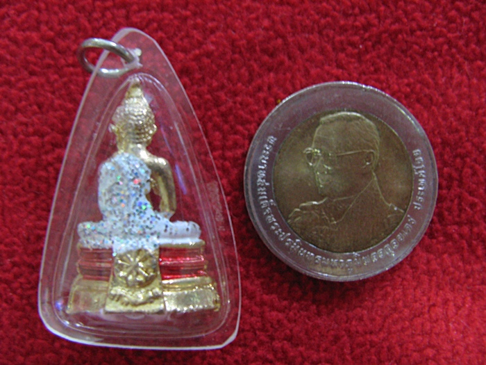 หลวงพ่อโสธรเลี่ยมกรอบใสของวัดหนองหอย จ.ราชบุรีค่ะ(พร้อมเงินก้นถุงค่ะ)