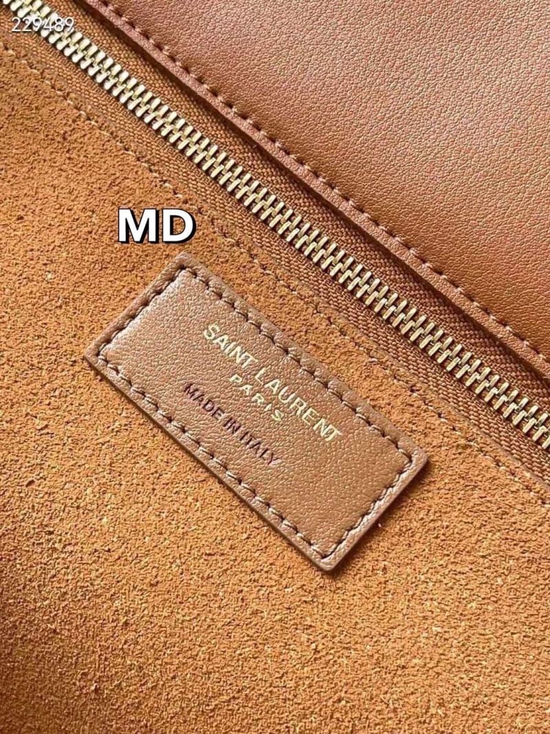 YSL Le 5 À 7 Bea suede tote bag กระเป๋าทรงโท้ทงานหนังกลับ สวยเด่นเป็นเอกลักษณ์มาก ดีไซน์เรียบแต่มากมีอยู่จริง สวยดูแพง ที่ไม่มีตอนนี้คือพลาด