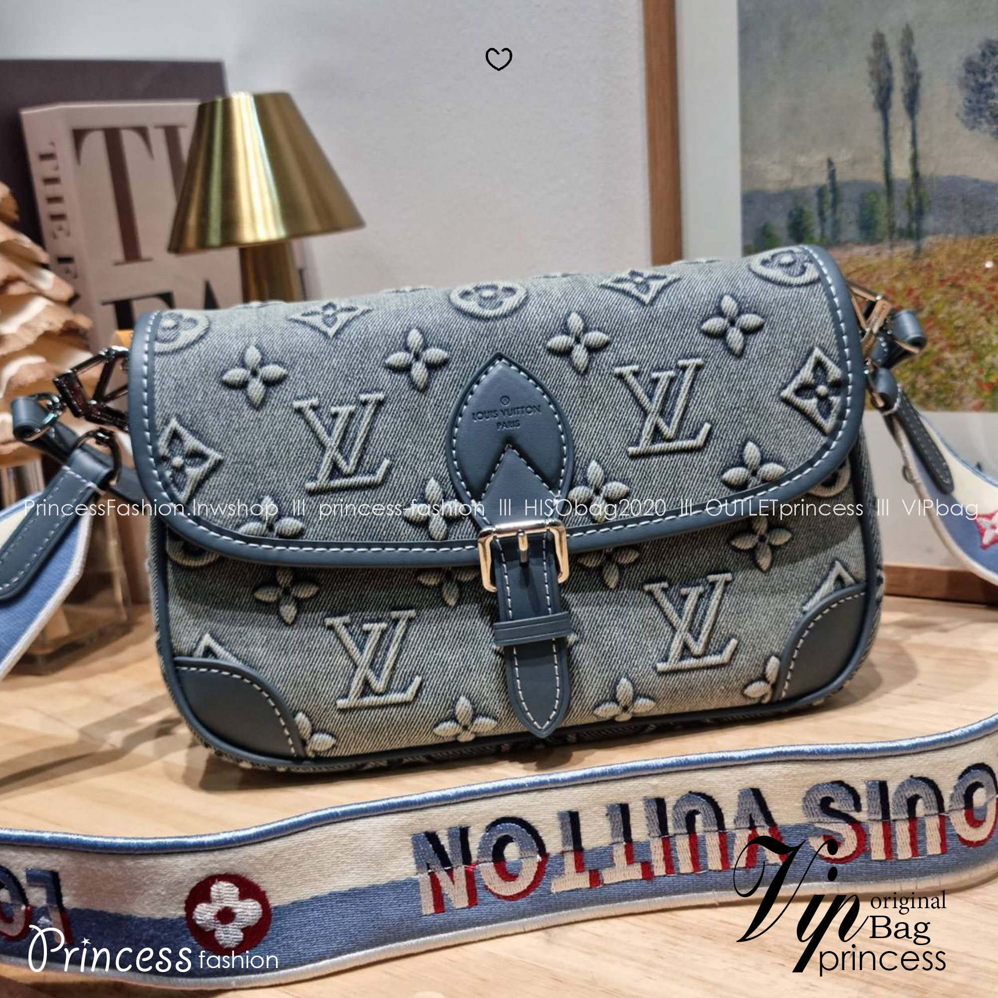 LV diane monogram washed denim bag ใหม่ล่าสุด กับกระเป๋าทรงสุดฮิต คลาสสิคและเป็นอีกหนึ่ง signature ที่มาในรูปแบบ washed denim สวยดูแพงสุดๆ