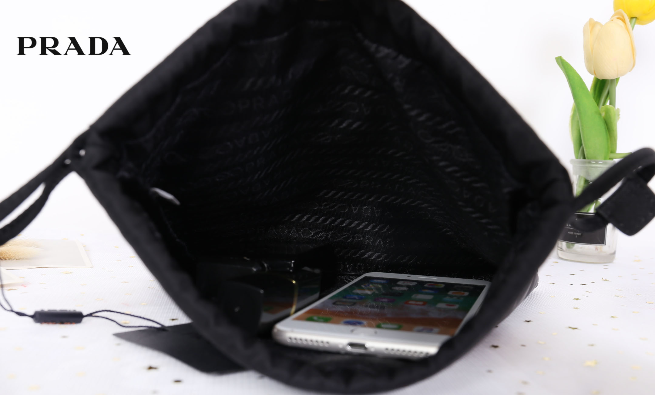 PRADA Drawstring Bag / PRADA BUCKET BAG กระเป๋าอเนกประสงค์ ทรงหูรูด ผ้าไนล่อนเต็มใบ กระเป๋าถือหรือคล้องแขน