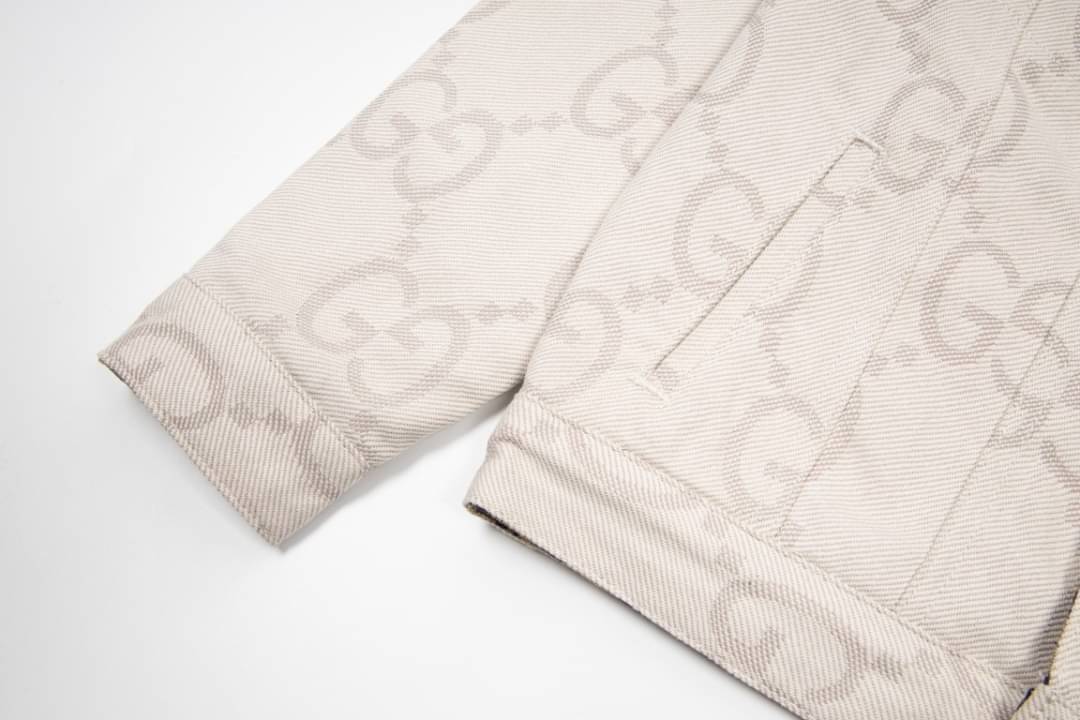 Gucci Maxi GG denim jacket / Gucci jacket Denim เกรดออริจินอล มีป้ายแท็กที่คอเสื้อ ใส่ได้ทั้งผู้หญิงผู้ชาย พร้อมส่งที่ไทย ภาพสินค้าถ่ายจากงานขายจริง ใช้งานต่างประเทศได้