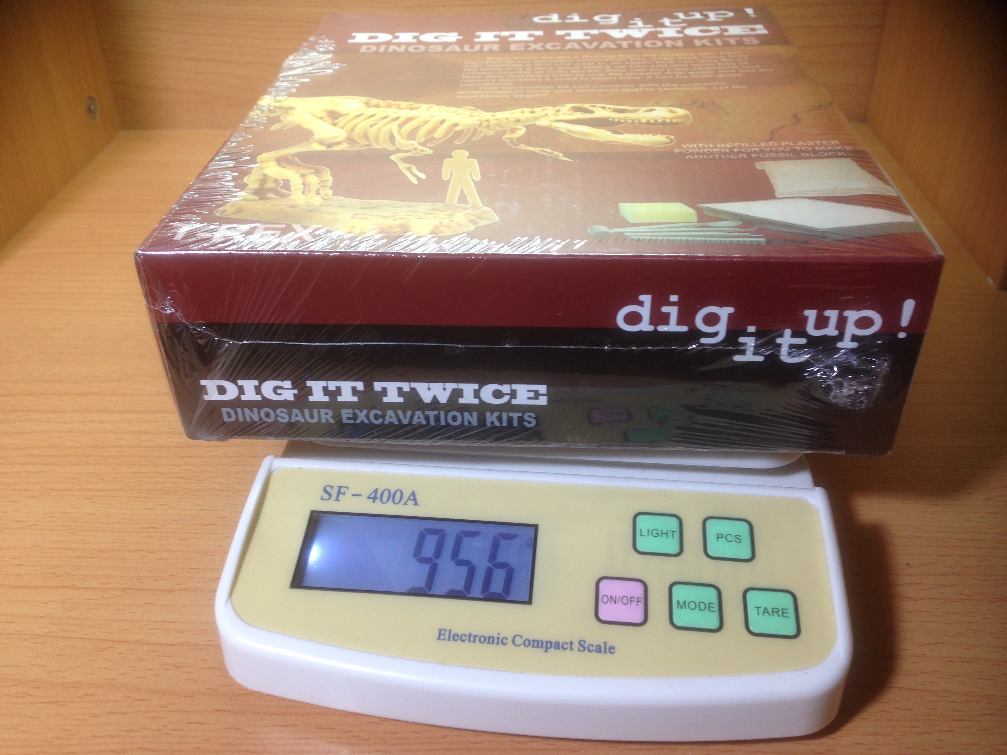 ชุดขุดฟอสซิลDig it Twice (แบบเล่นสองรอบ ขุดแล้วนำมาประกอบเป็นโมเดลได้)