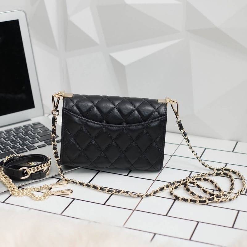 รุ่นขายดีที่สุด ** รอบใหม่ **หนังวัวแท้ สวย นิ่มมากๆค่า และ ปักลายตารางออกมาสวยมาก ** KEEP รุ่น Florence Flat bag ตัวกระเป๋าหนังแท้ นิ่ม-ตึง สุดๆ รุ่นนี้ จะมี 2 ขนาด คือ mini และ classic ไซด์