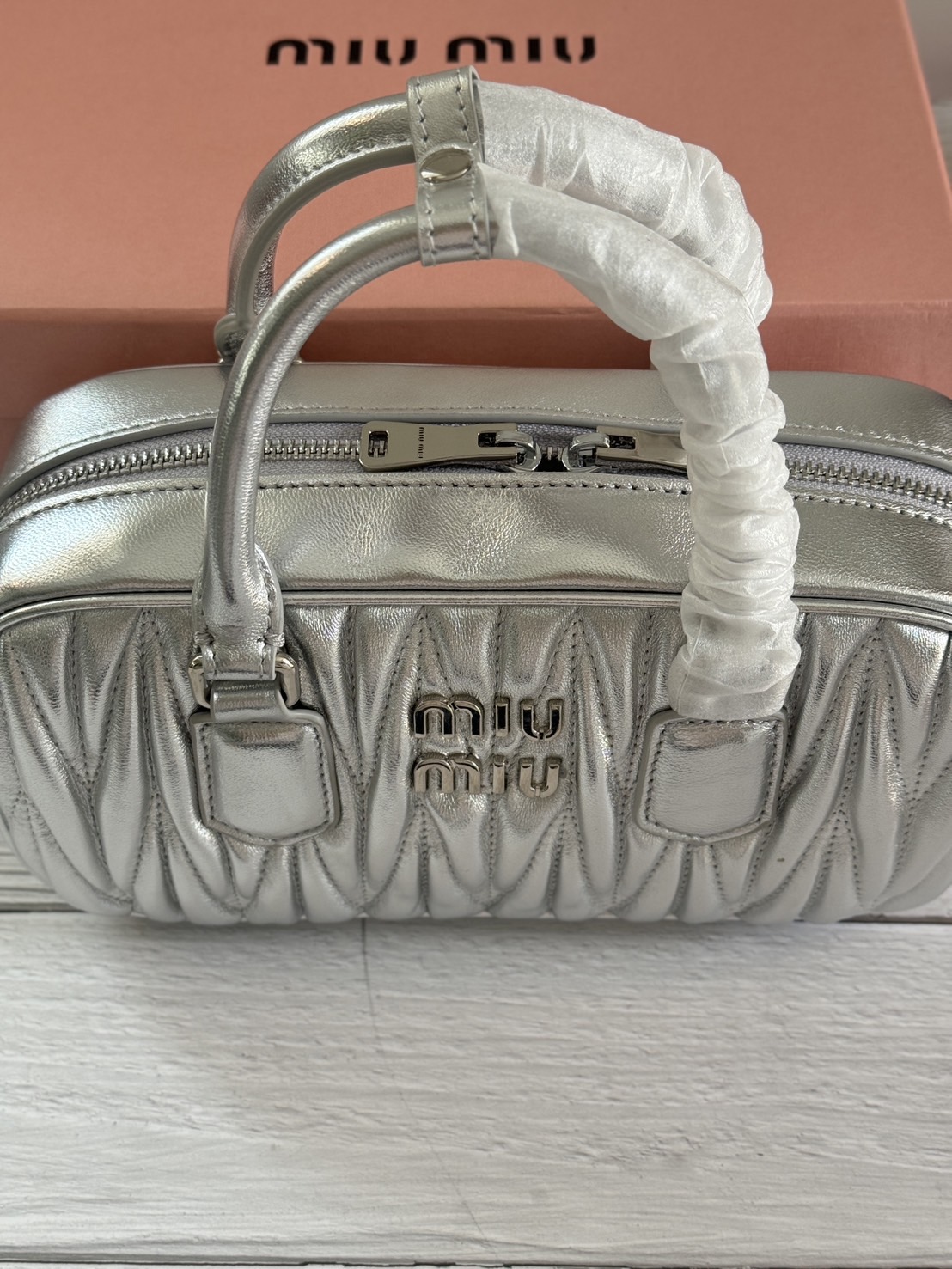 MIU MIU Arcadie Matelassé nappa leather bag / MIU MIU Mini Bag กระเป๋าถือสะพายใบเล็ก เกรดออริ 1:1 ใช้งานต่างประเทศได้