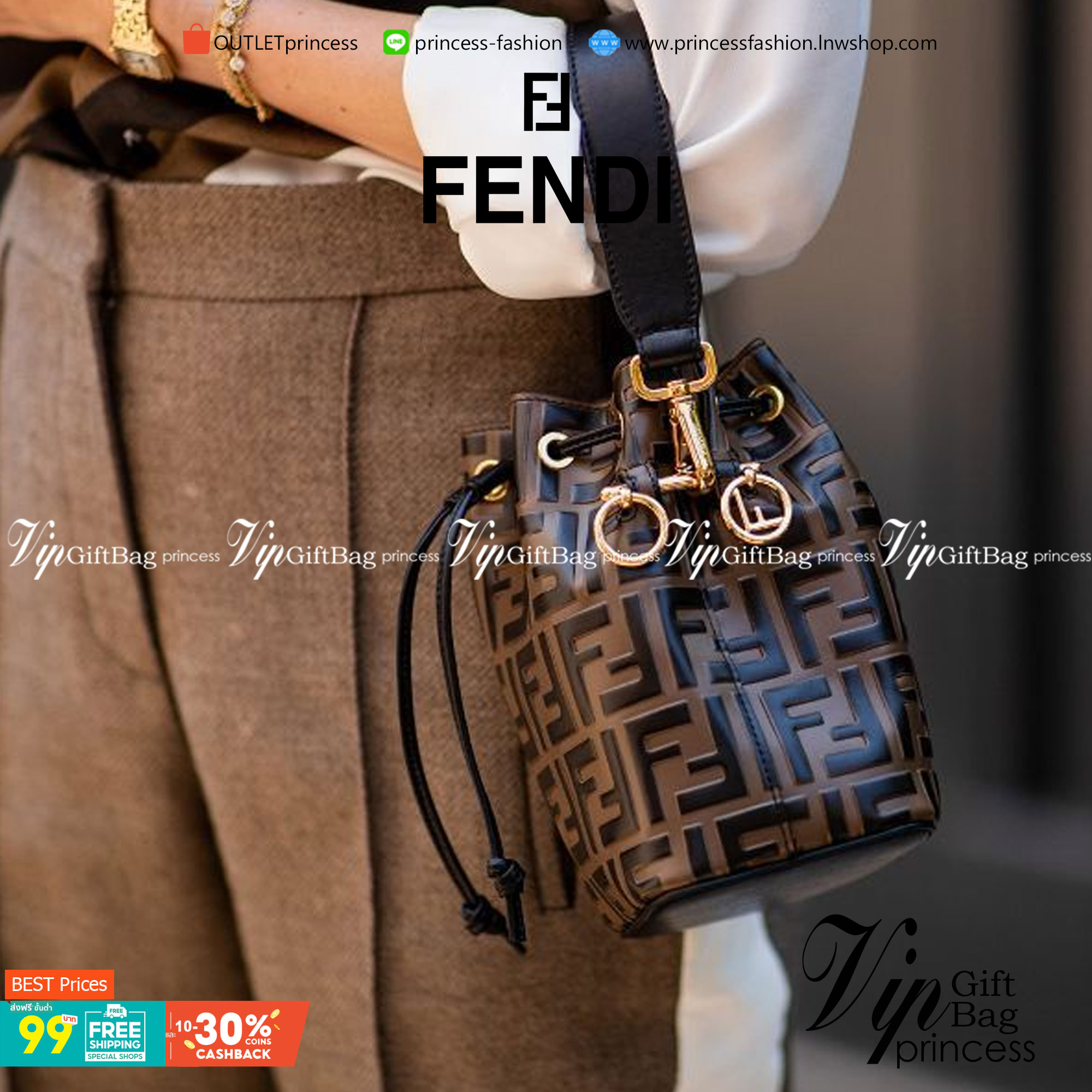 FENDI MON TRESOR Brown leather mini-bag กระเป๋าถือหรือสะพายไหล่ทรงขนมจีบสุดคลาสสิก วัสดุหนังแท้อย่างดี ลวดลายเอกลักษณ์ตามแบบฉบับแบรนด์ สวยหรู ดูแพง คุณนายสุดไปเลยค่า ถือแล้วสวยมากๆ จุของได้กำลังดี ทรงนี้ต้องมีติดตู้ไว้สักใบนะคะ!