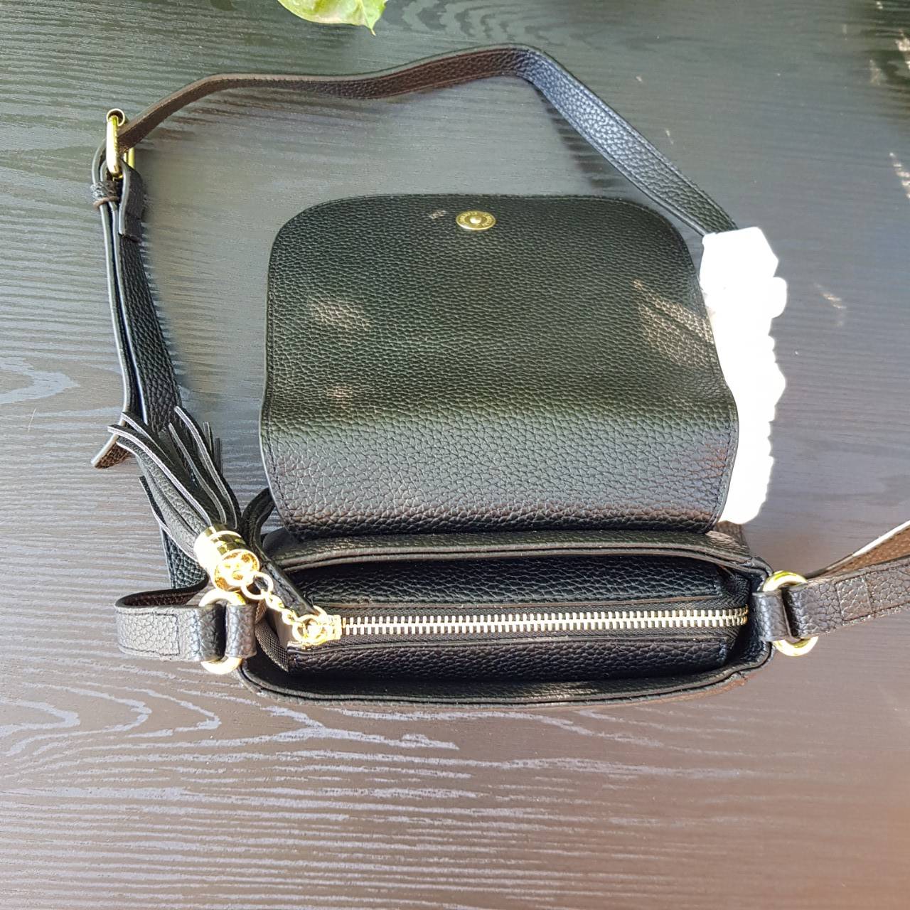 GUCCI Soho small leather disco bag กระเป๋าสะพายครอสบอดี้ทรงสวย ขนาดกำลังดี ใช้งานง่าย เข้าได้กับทุกลุค สายหนังยาวปรับระดับได้ตามการใช้งาน