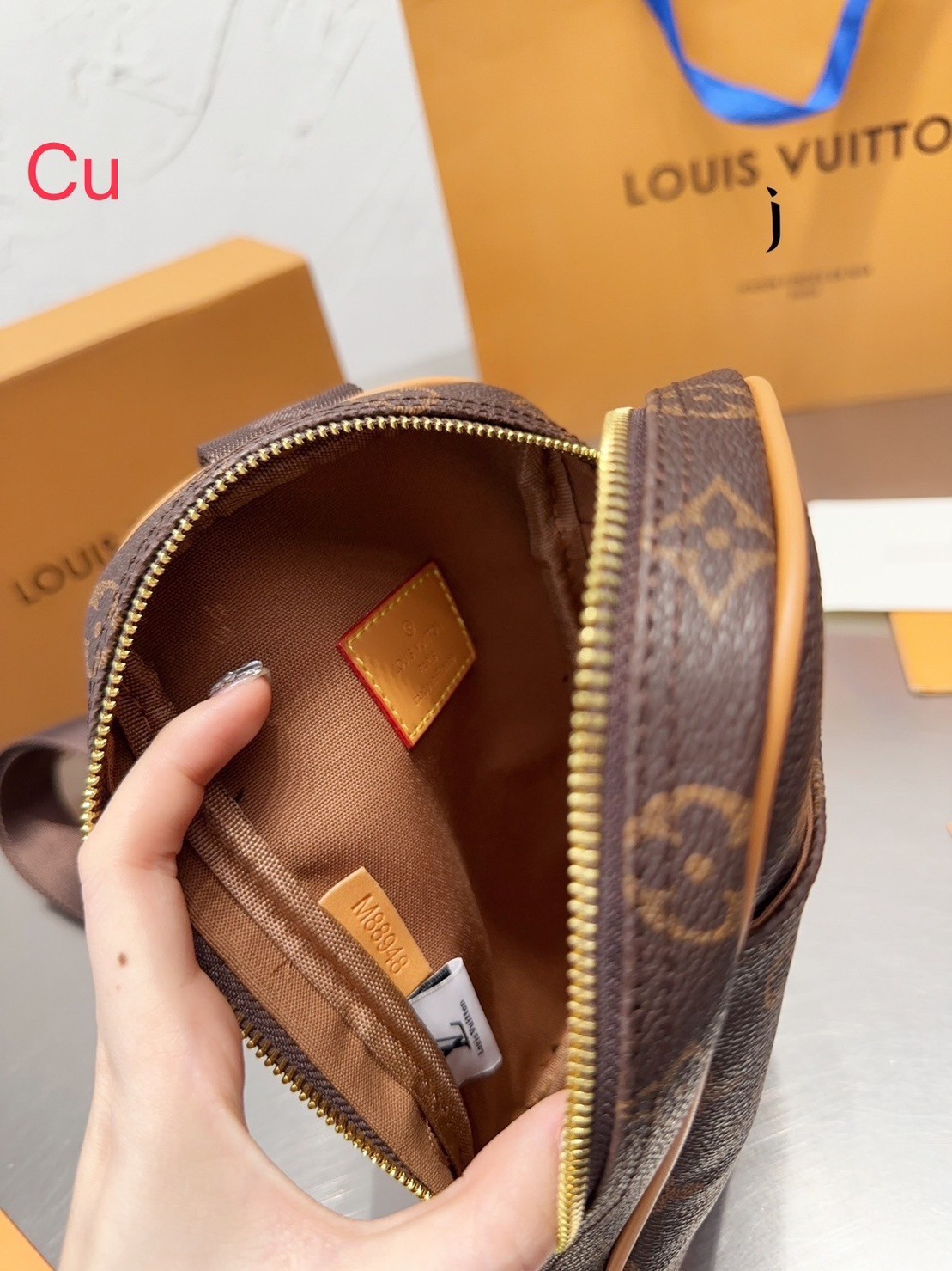 LV monogram pochette Gange Crossbody Bag / LV BELT BAG พร้อมส่ง กระเป๋าคาดอกลายโมโนแกรม ขนาดกะทัดรัด ใช้ได้ทั้งชายหญิง