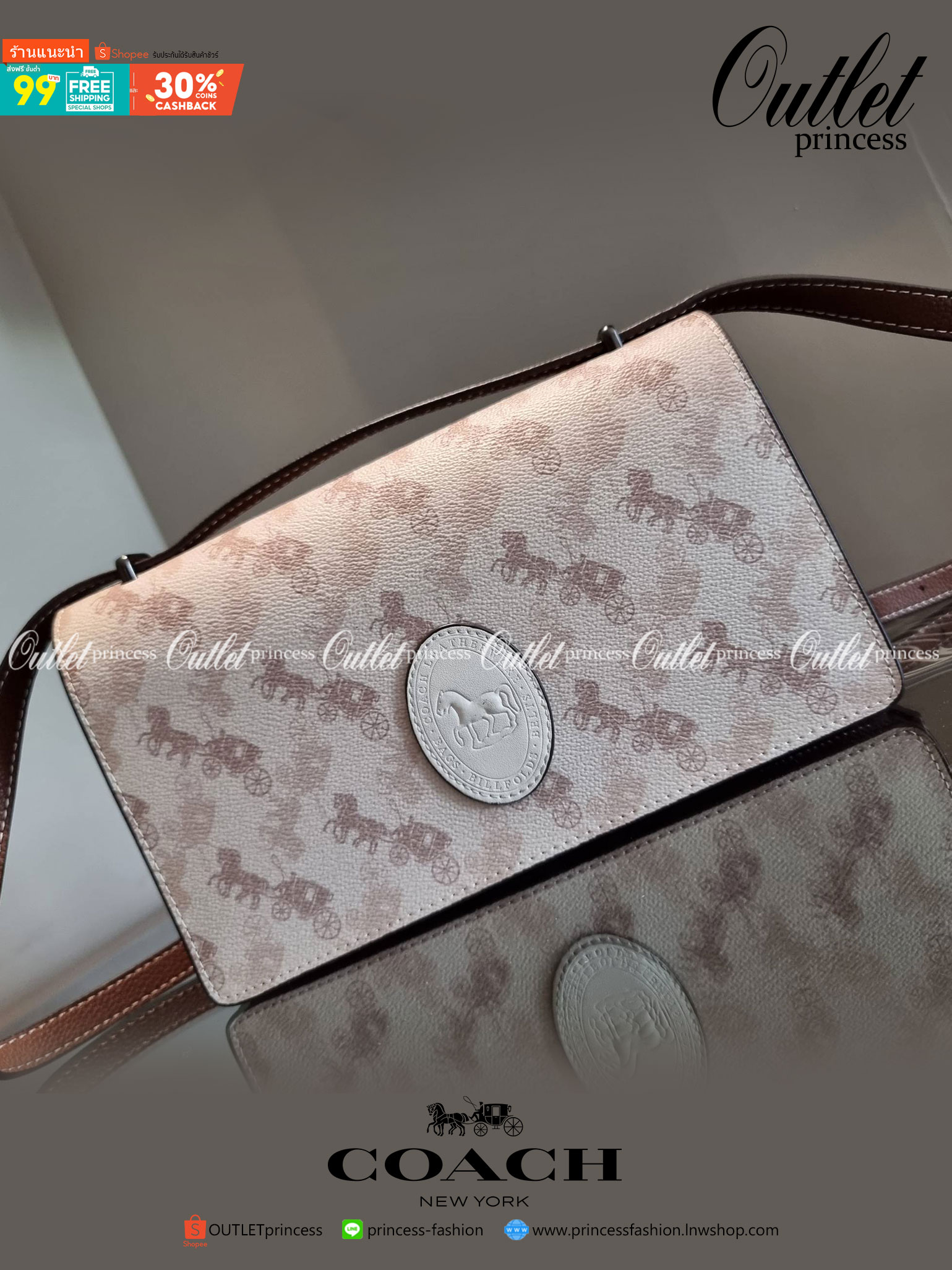 OUTLET 】COACH 88343 CAMILLE CROSSBODY WITH HORSE AND CARRIAGE PRINT AND ARCHIVE PATCH คอลเลคชั่นหายาก ที่สาวๆตั้งตารอ!! ด้วยดีไซน์ลุคผู้ดี ตกแต่งลวดลายออกมาดูโดดเด่น กับกระเป๋าสะพายที่ปรับใช้ได้หลายหลายสไตล์ สะพายไหล่สายคู่ สะพายข้างสายเดี่ยว หรือจะเอาสาย