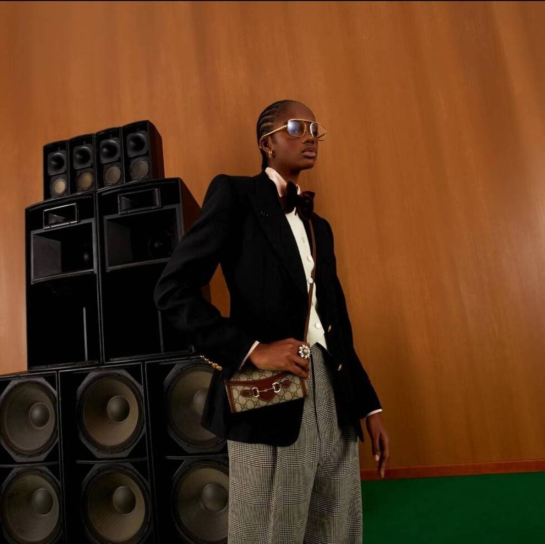 Gucci Horsebit 1955 Mini Bag / GC crossbody horizon mini bag กระเป๋าสะพายข้างขนาดกำลังดี สวยอยู่ทรง วัสดุหนังแคนวาสทนทาน แฝงความหรู เปิด-ปิดฝาสอดพร้อมแม่เหล็กในตัว ภายในเป็นช่องโล่ง ใส่โทรศัพท์ได้ทุกรุ่น พกแทนกระเป๋าสตางค์ ใส่บัตร ใส่ธนบัตรพกง่ายๆก็ได้ สา