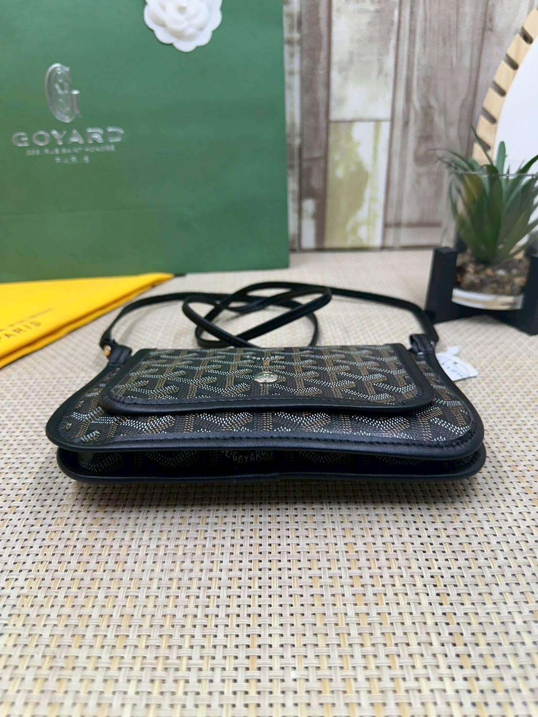 พร้อมส่ง 10 สี ORI หนังแท้ | GOYARD Plumet pouch-wallet กระเป๋าสะพายใบเล็กกะทัดรัด ดีไซน์กระเป๋าสตางค์ Plumet ดีไซน์มาพร้อมช่องใส่เหรียญ ธนบัตร และบัตรต่างๆ