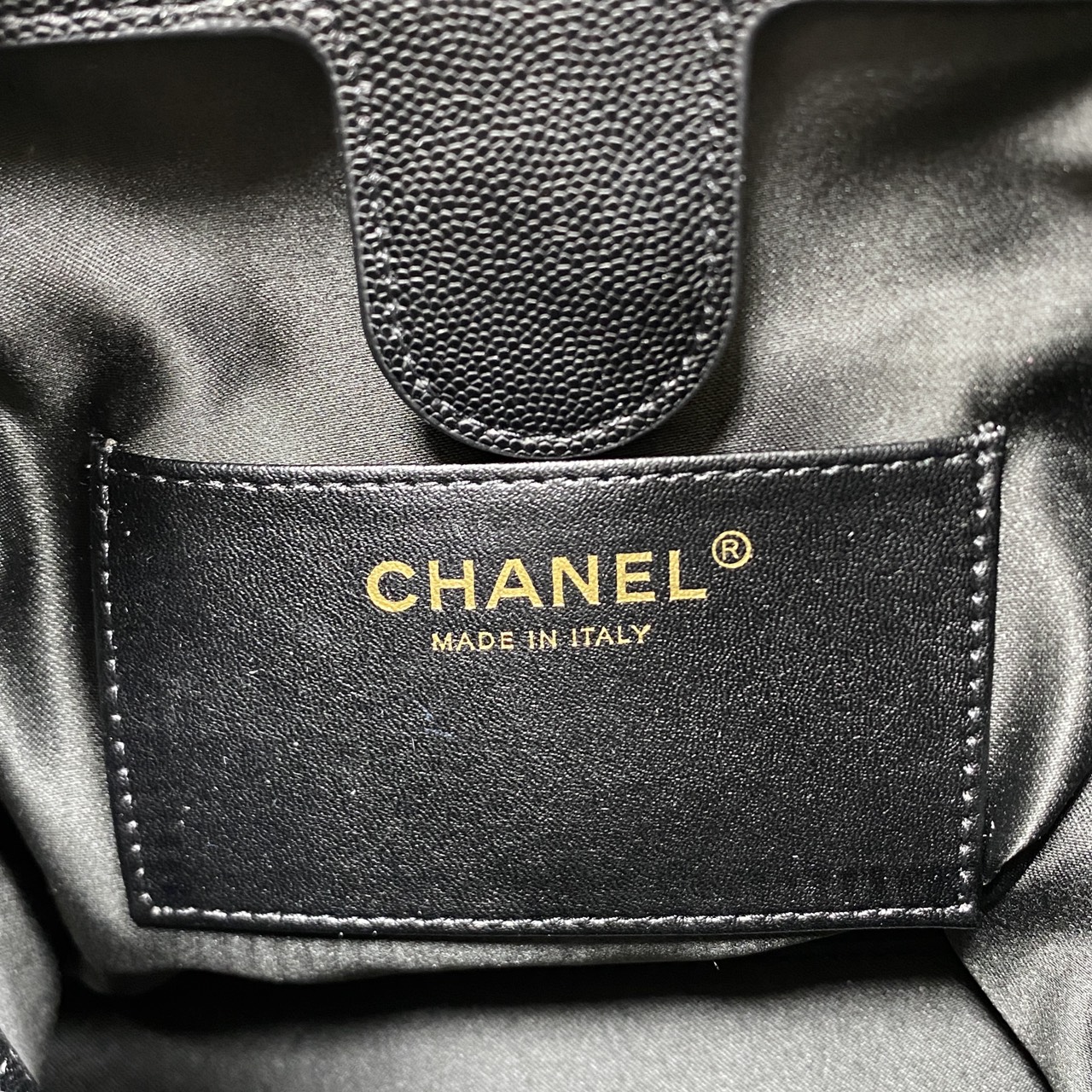 ORI หนังแท้ | CHANEL 25 Medium Backpack กระเป๋าสะพายหลัง ดีไซน์ใหม่ล่าสุด สวยเรียบหรูดูแพง Pre-collection Fall/Winter 2025/26 🤍 เกรดออริจินอล
