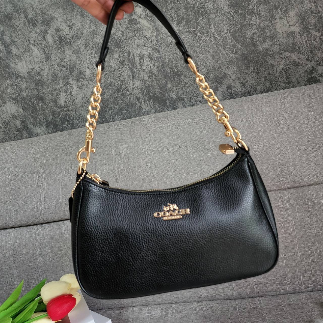 พร้อมส่งครบสี สวยทุกสีเลยค่า😘 ((CA173//CA209//CA548)) COACH TERI SHOULDER BAG 🔹กระเป๋าทรงพอช ในรูปแบบหนังแท้ หนังนิ่มสวยมากค่ะ