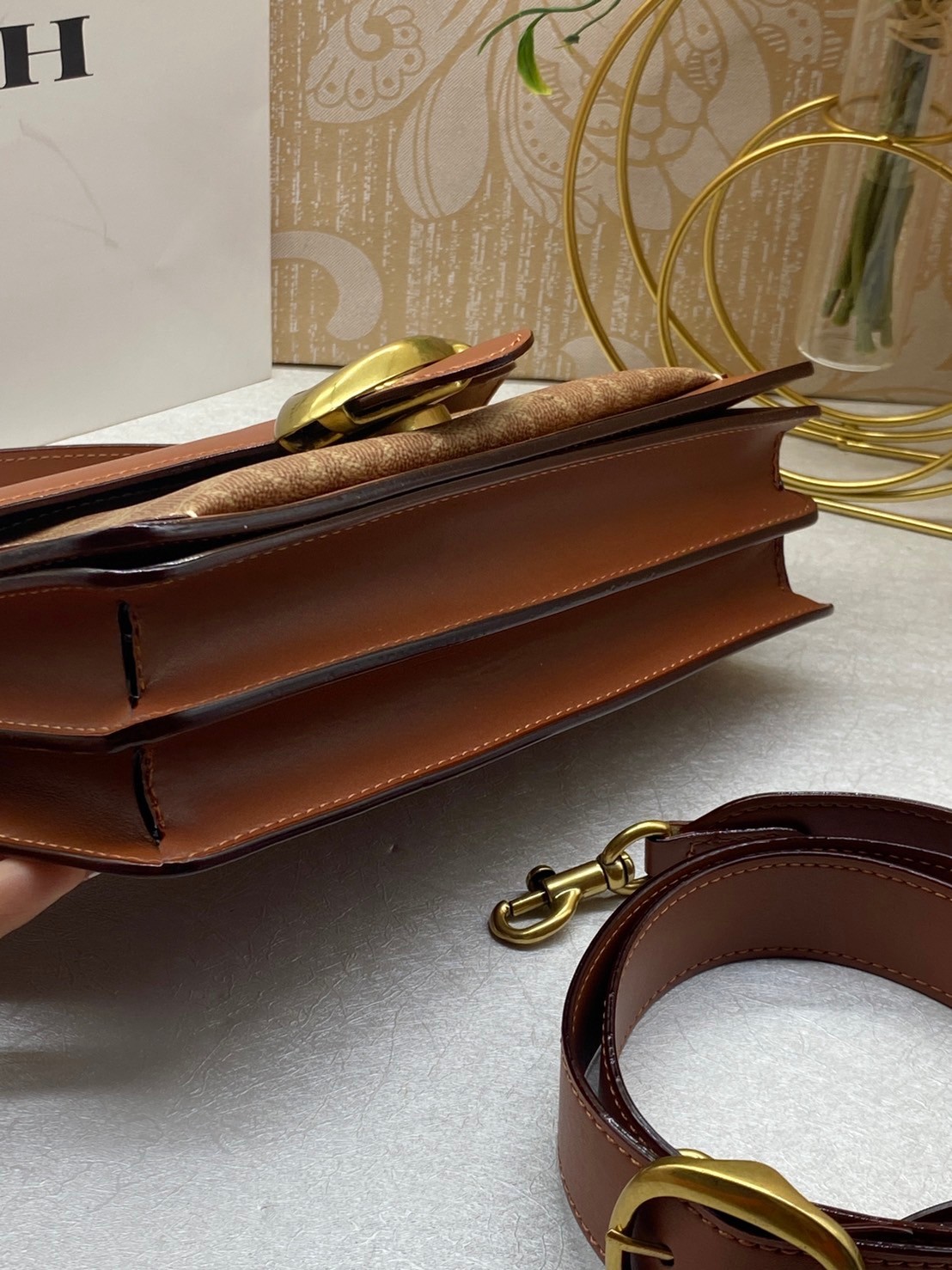 COACH TABBY CROSSBODY WRISTLET 26cm สีใหม่ล่าสุด ต้อนรับสงกรานต์นี้ รุ่นนี้ต้องเข้าแล้ว พกพาได้ตลอดวันเลย ห้ามพลาดค่ะ!