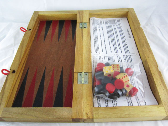 ชุดหมากรุกสากลไม้ตัวไม้และกระดานไม้