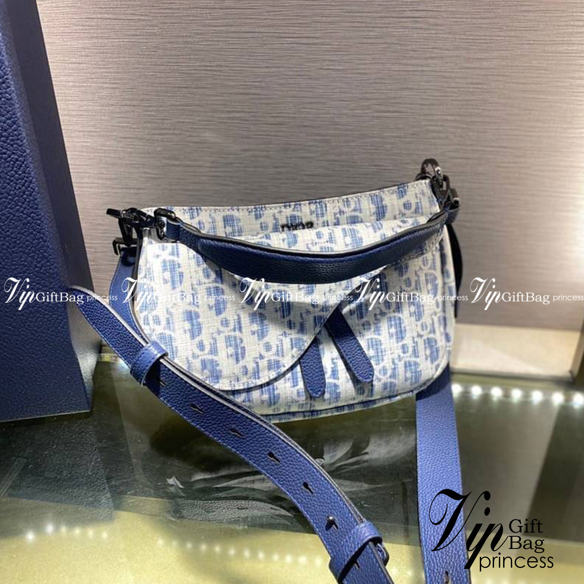 CHRISTIAN DIOR BLACK GRAIND GALFSKIN MINI SADDLE SOFT BAG / Dior Messenger Bag เกรดใช้งานสลับของแท้ เกรดออริจินอล ภาพสินค้าถ่ายจากงานขายจริง ใช้งานต่างประเทศได้