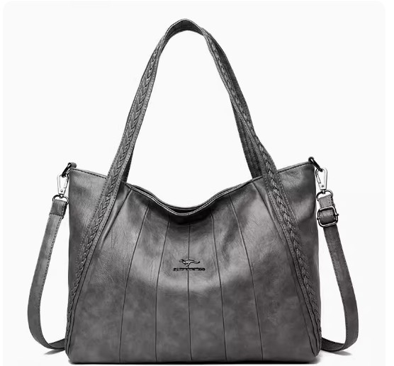 กระเป๋าสะพายข้าง กระเป๋าผู้หญิง หนังแกะ หนังนิ่ม สีดำ เงาสวย กระเป๋าถือ ใบใหญ่ ปากกว้าง แบบมีดีไซน์ ใส่ของได้เยอะ 382929