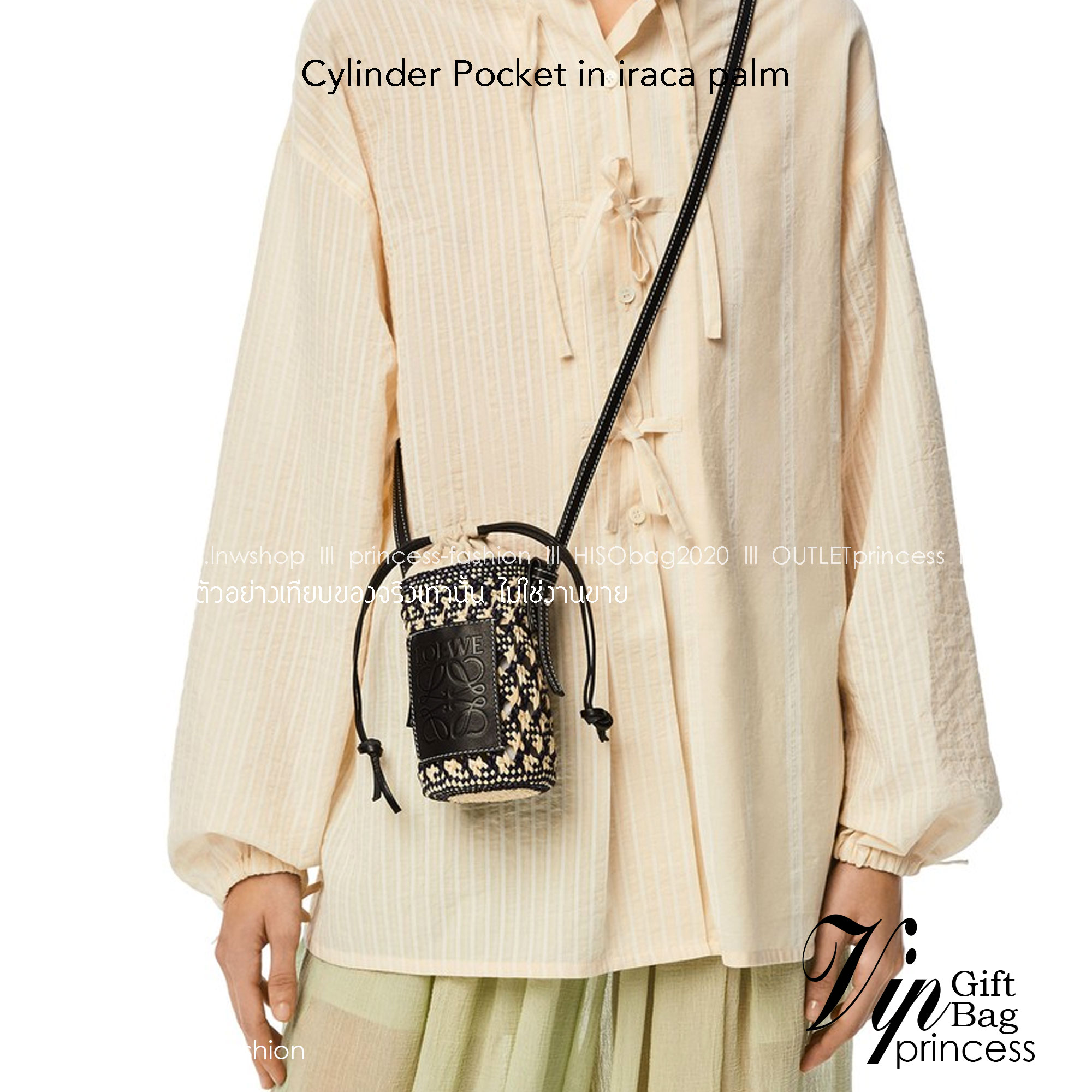 LOEWE Cylinder Pocket in iraca palm and calfskin กระเป๋าสาน สไตล์มินิมอล ไซส์มินิตะมุตะมิ น่ารักไม่ไหว แล้วคือดีต่อใจ แมทช์ง่ายใช้ได้กับทุกลุคค่ะบอกเลย