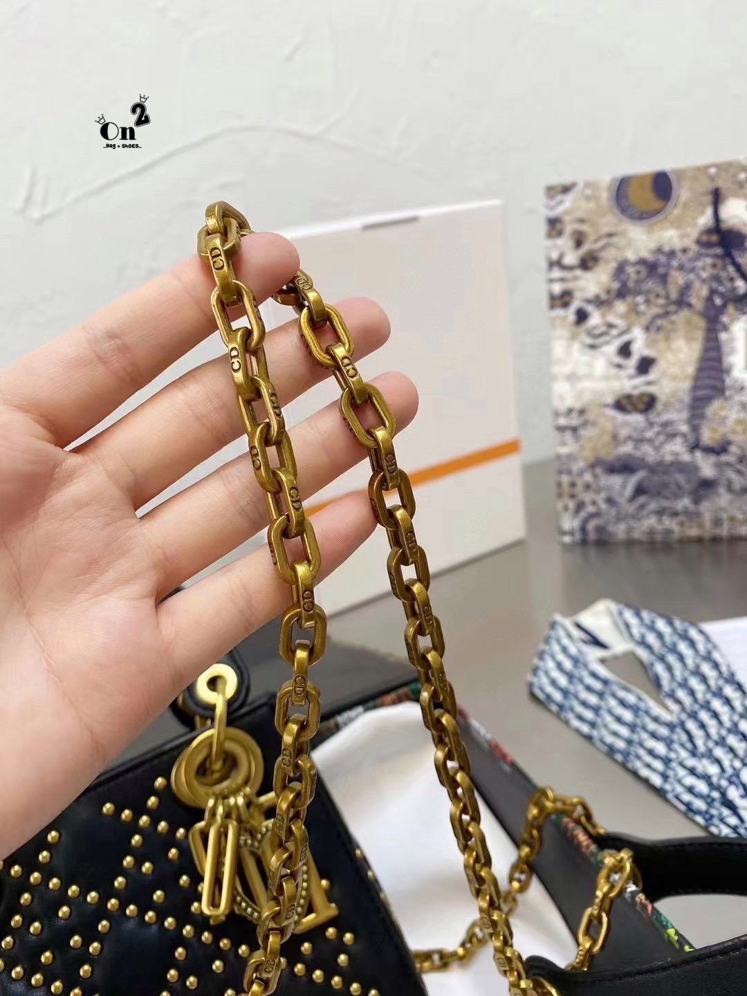 Dior bag Lady rhombus three grid diana bag / DIOR CD MINI LADY STUDDED BAG กระเป๋าสะพายข้างไซส์มินิสุดฮอต คลาสสิคตลอดกาล งานสวยเป๊ะ จะถือออกงานหรูๆ คุณหนูๆ ก็เริ่ด จะหิ้วเป็น everyday bag ก็เก๋สุดๆ ค่ะ