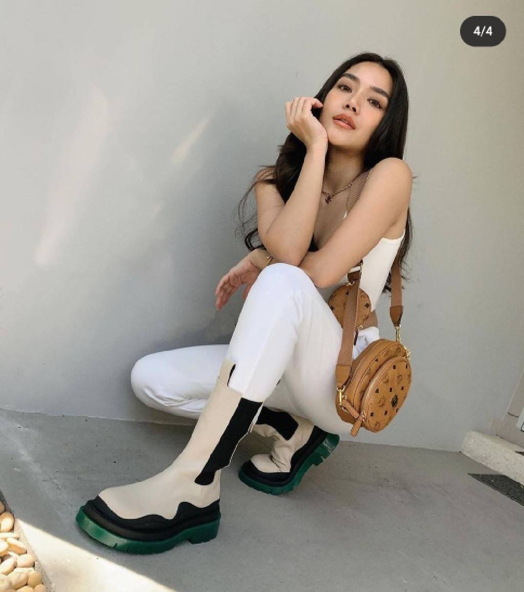 M.C.M ESSENTIAL MULTI POCHETTE BAG IN VISETOS หยุดไม่อยู่จริงๆ!! กระเป๋าสะพายมัลติฟังก์ชั่น เป็นไอเท็มที่รวมฟังก์ชั่นการใช้งานที่หลากหลายไว้ในรุ่นเดียว ดีไซน์กระเป๋าทรง pouch 3 ชิ้น สุดคุ้ม สามารถประกอบเข้าด้วย หรือแยกชิ้นใช้งานได้หมด