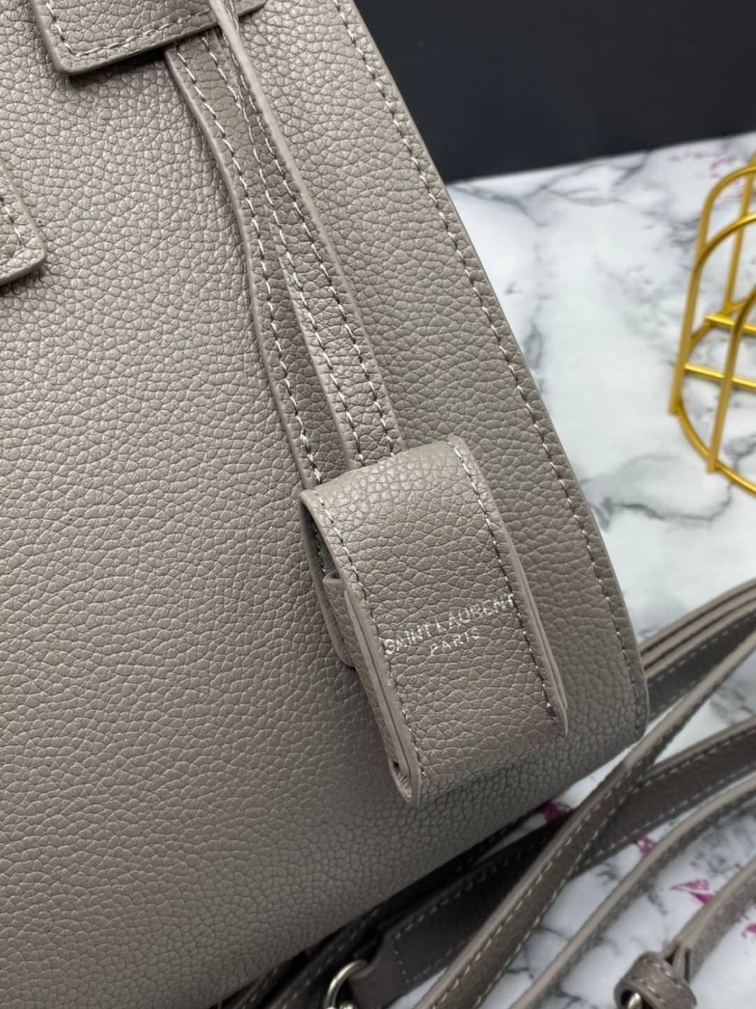 หนังแท้ Yves Saint Laurent Bag CLASSIC SAC DE JOUR BABY IN GRAINED LEATHER