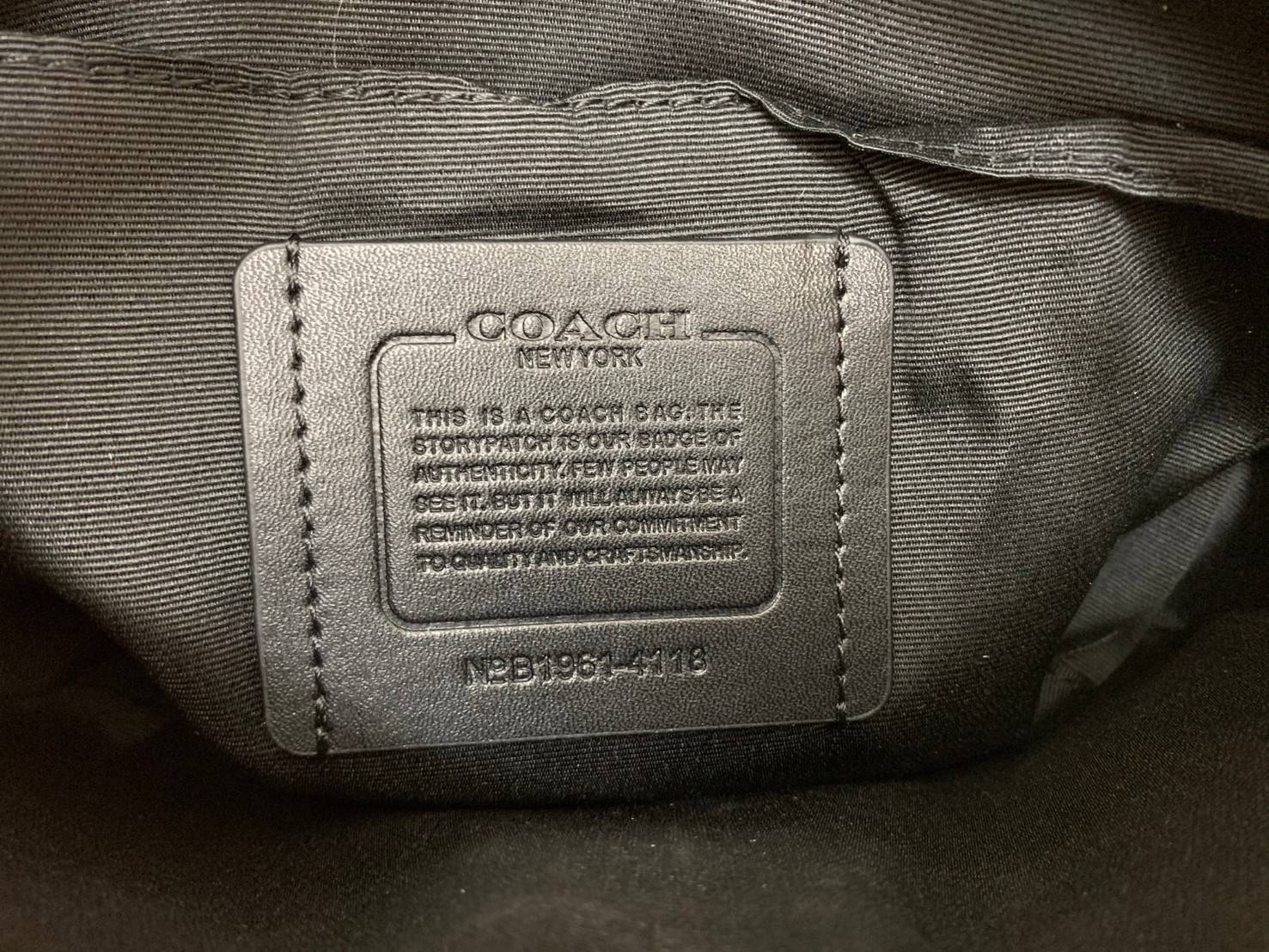 ของแท้ 💯% สินค้าแนะนำ ออกใหม่ ใช้ได้ทั้งชาย//หญิงค่ะ😘 COACH Graham Crossbody In Signature Jacquard With Stripe And Coach Patch ((4118))