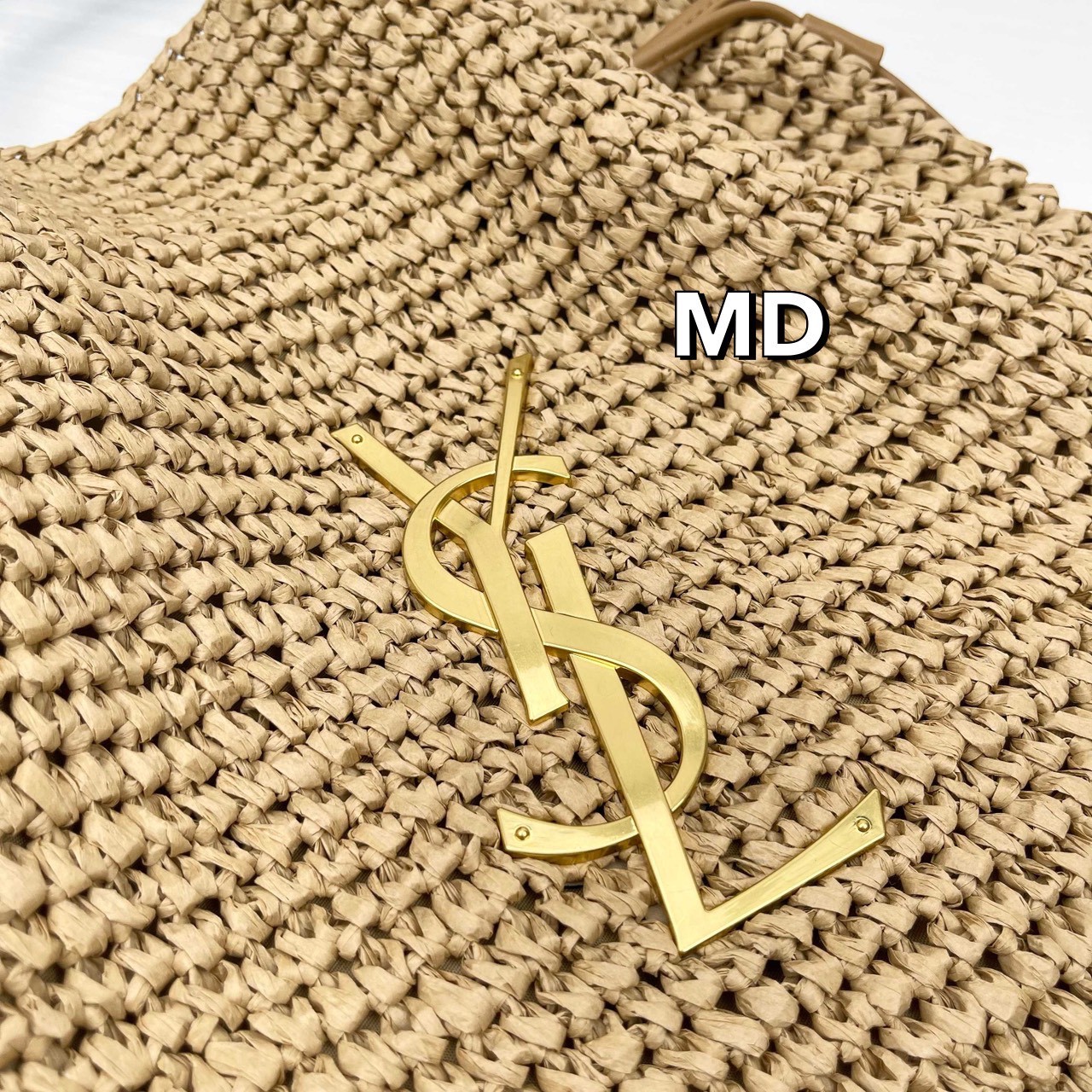 YSL Raffia crochet Icare maxi shopper bag กระเป๋าสะพายทรงโท้ทงานถักโครเช จะกี่รุ่นก็แรงไม่ไหว! ทรงสวยใบใหญ่ รูปทรงยืดหยุ่น ใส่ของได้แบบจุใจ เป็นไอเท็มที่สามารถหยิบมาใช้ได้ง่ายในทุกวัน