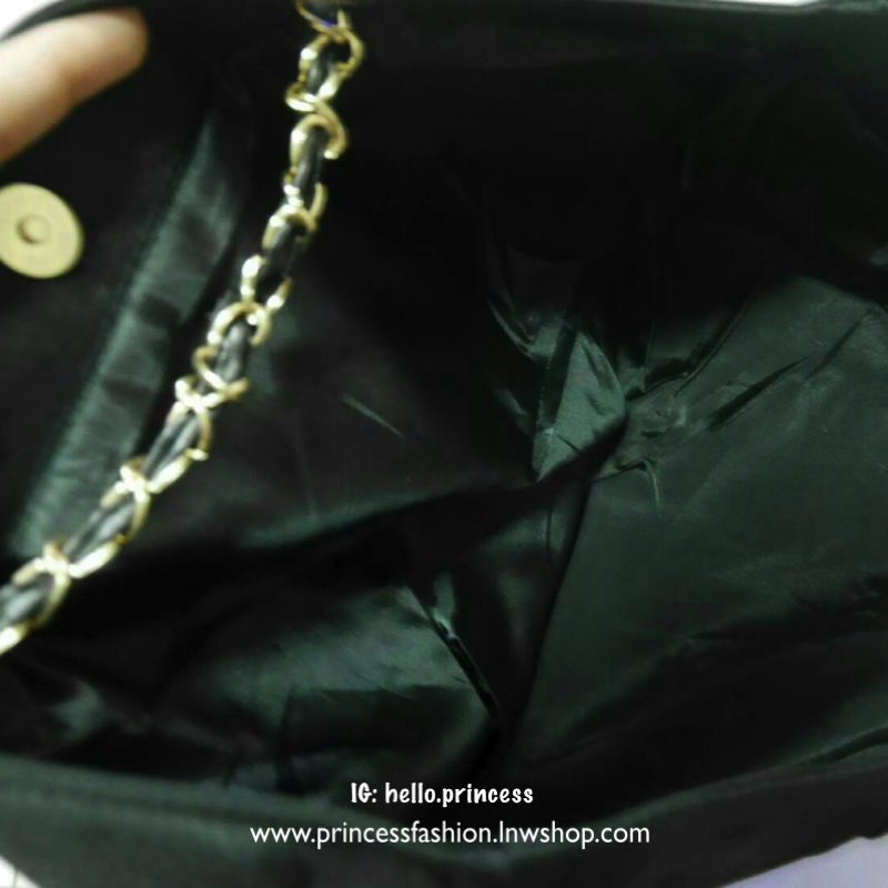 Restock!! พร้อมส่งครบสี ใครๆก็ต้องหลงรัก Chanel Satin Tote With Chain ♡♡ กระเป๋าสะพายทรง Shopping Bag งาน VIP GIFT ของแท้ 100% นำเข้าจาก Chanel Perfume Counter ใบใหญ่วัสดุ SATIN ประดับคริสตัลสีดำโลโก้ CC สุดคลาสสิคหน้าหลัง ซับใน Polyester 10