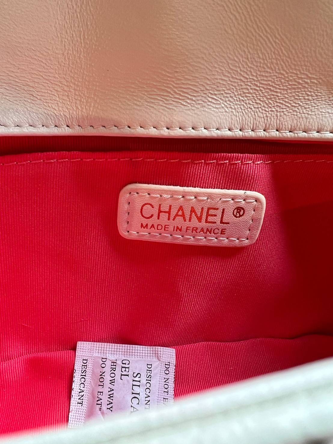 Chanel Small Flap Bag with Top Handle 8" /CHANEL CHAIN SHOULDER BAG กระเป๋าสะพายได้และหิ้วได้ หนังสวย เรียบ สัมผัสนุ่มมือ น่าใช้มากๆ