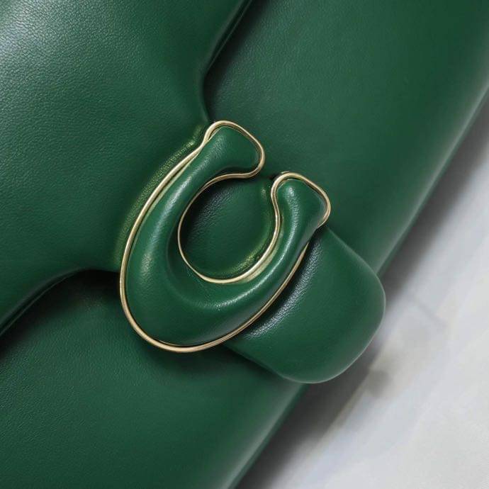 COACH PILLOW TABBY SHOULDER BAG 26 ไซส์ใหญ่ จุของได้ล้นๆ มาใหม่ขายดีที่สุด หนัง nappa หนานิ่ม นุ่มมากๆ พร้อมโลโก้รุ่นใหม่ด้วยเช่นกัน เพิ่มความหรู ดูดีเข้าไปอีกค่ะ