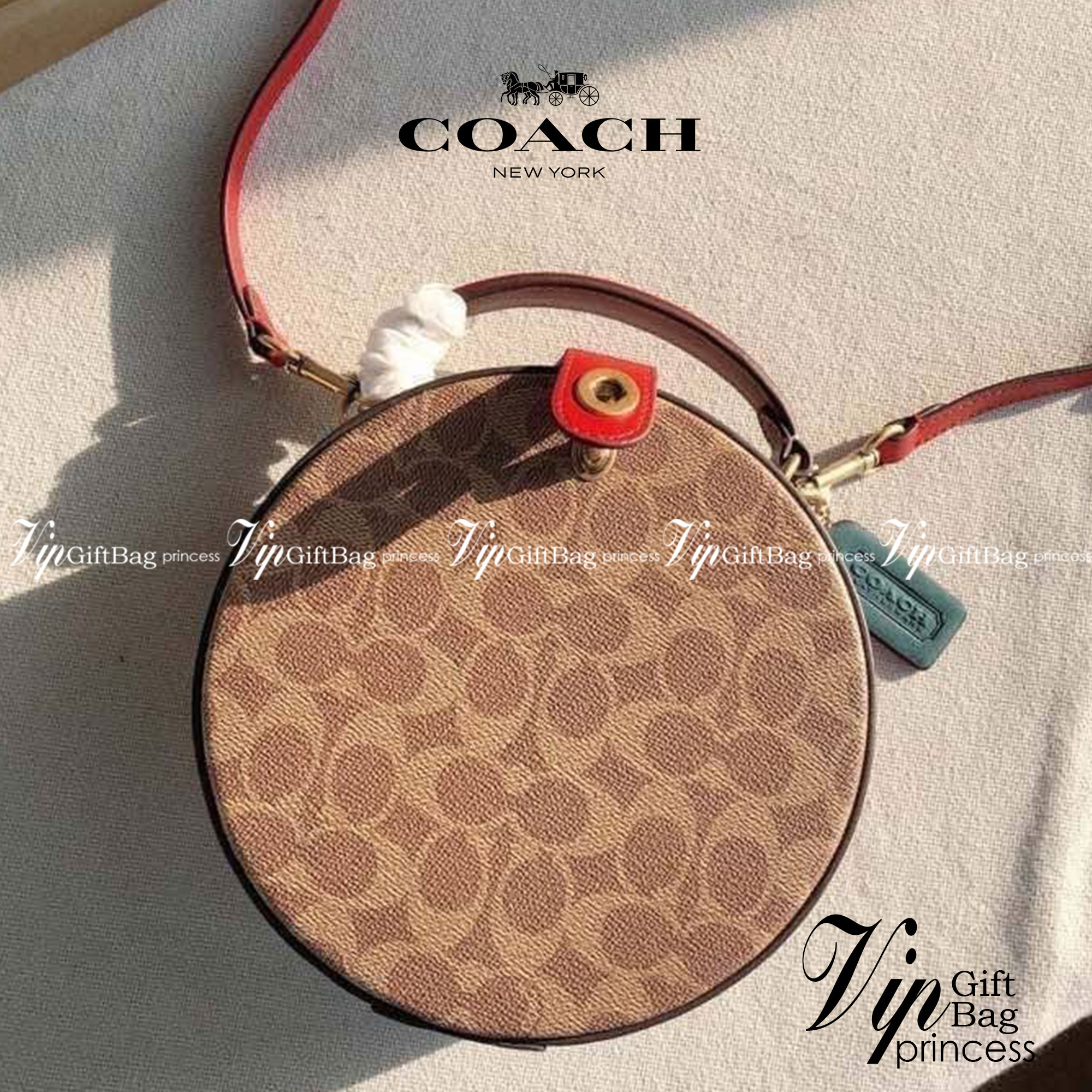 COACH LUNAR NEW YEAR CIRCLE BAG IN SIGNATURE CANVAS กระเป๋าทรงกลม ถือและสะพายข้างได้ วัสดุหนังแท้ ลาย C สวยหรู!! ตามแบบฉบับแบรนด์ ดูแพงมาก ราคาสุดคุ้มแบบนี้ ต้องมีไว้ใช้สักใบน้า!!