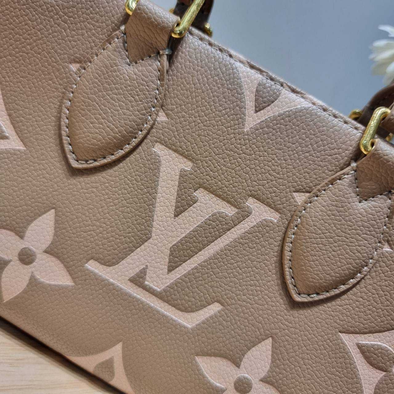 LV OnTheGo East West Monogram Bag / LV Tote Bag กระเป๋าทรงโท้ทที่ใครเห็นต้องเป็นคลั่งรัก ยอดฮิต คลาสสิค ผู้ดี หรูหราได้ทุกลุค ทุกสไตล์ เกรดวีไอพี ไฮเอน 1:1