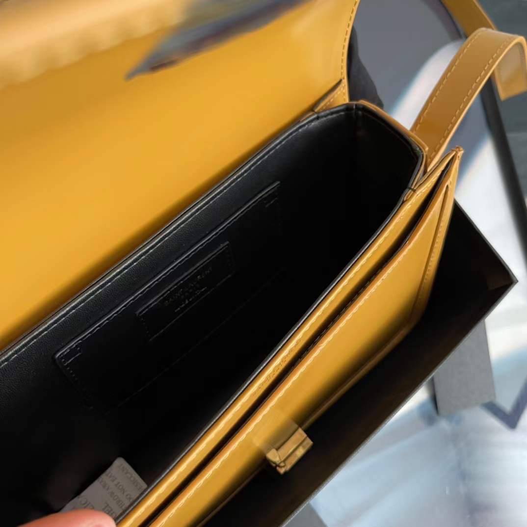 YSL Solferino medium crossbody bag คอลเล็คชั่นน้องโรเซ่ ROSE BLACKPINK ที่สุดแห่งความคลาสสิก เกรดออริจินอล หนังสวยมาก กระเป๋าสะพายรุ่นที่สาวๆ ทุกคนควรมีติดตู้ ภาพถ่ายจากงานขายจริง สวยตามรูป ไม่ผิดหวังค่ะ