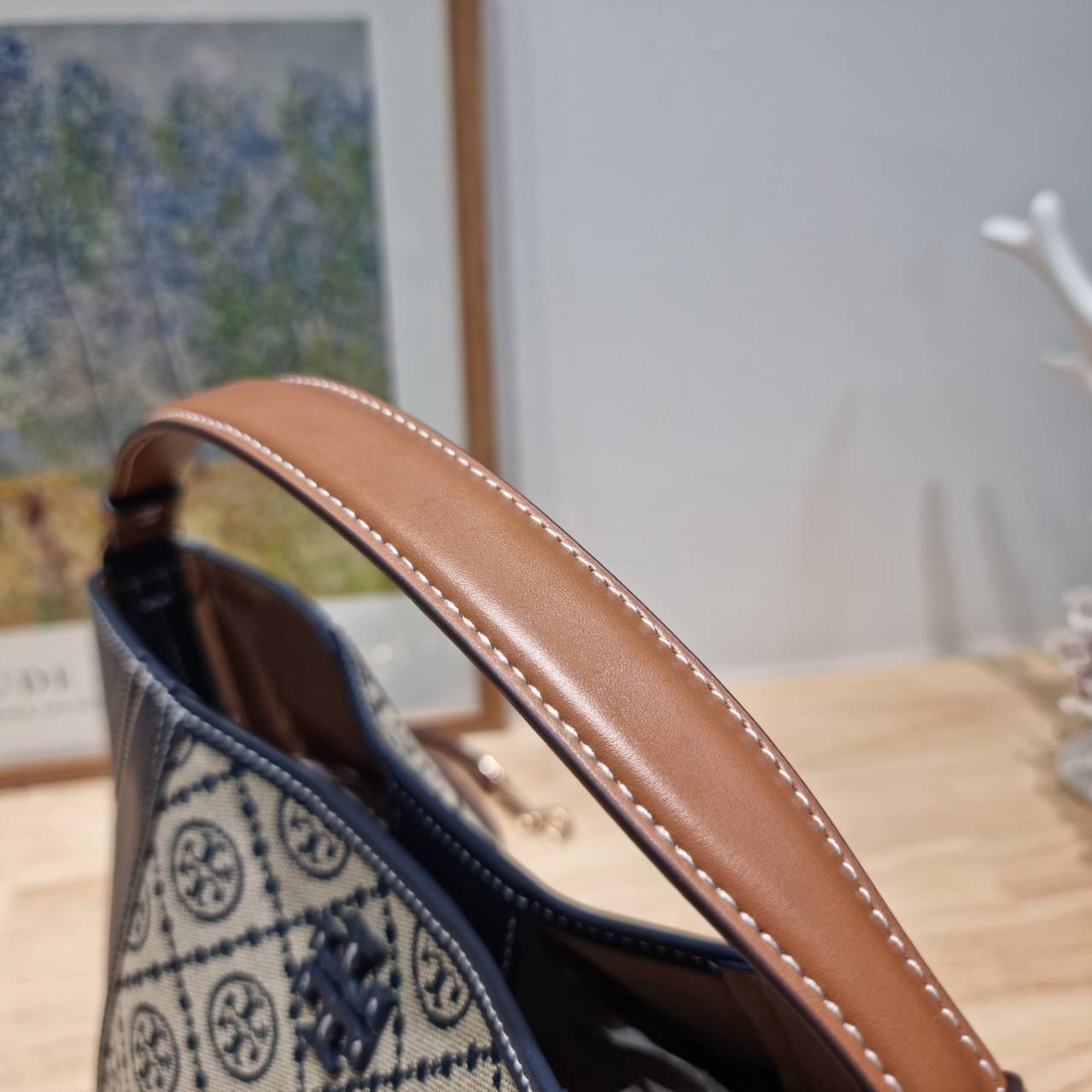 TORY BURCH SMALL T MONOGRAM MCGRAW BUCKET BAG กระเป๋าทรงบัคเก็ตโมโนแกรม เกรดออริ สลับแท้ 1:1 ใช้งานต่างประเทศได้