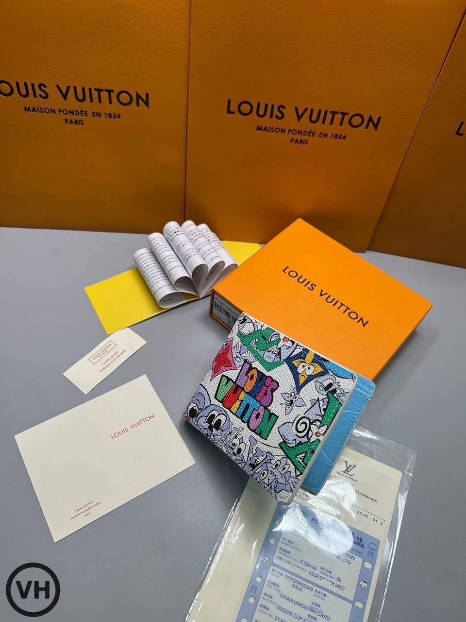 ORI หนังแท้ | LV Long Wallet / LV Short Wallet / LV Brazza Monogram Comic Wallet กระเป๋าสตางค์ใบยาว กระเป๋าสตางค์ใบสั้น กระเป๋าสตางค์ผู้ชาย