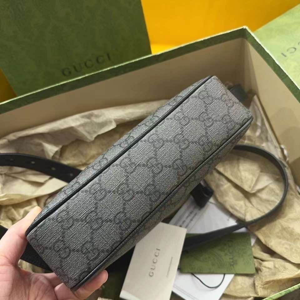 GUCCI MINI SHOULDER BAG Grey and black GG Supreme canvas กระเป๋าทรงแมสเซ็นเจอร์ เกรดออริ ท็อป สลับแท้ 1:1 เกรดดีสุด ใช้งานต่างประเทศได้