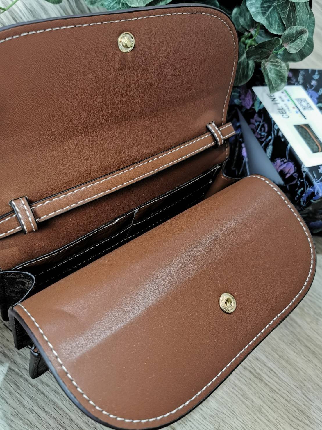 CELINE TRIOMPHE CLUTCH VIP GIFT WITH PURCHASE GWP พรีเมี่ยมกิ๊ฟ Limited Edition จาก CELINE PERFUME DUTY FREE COUNTER