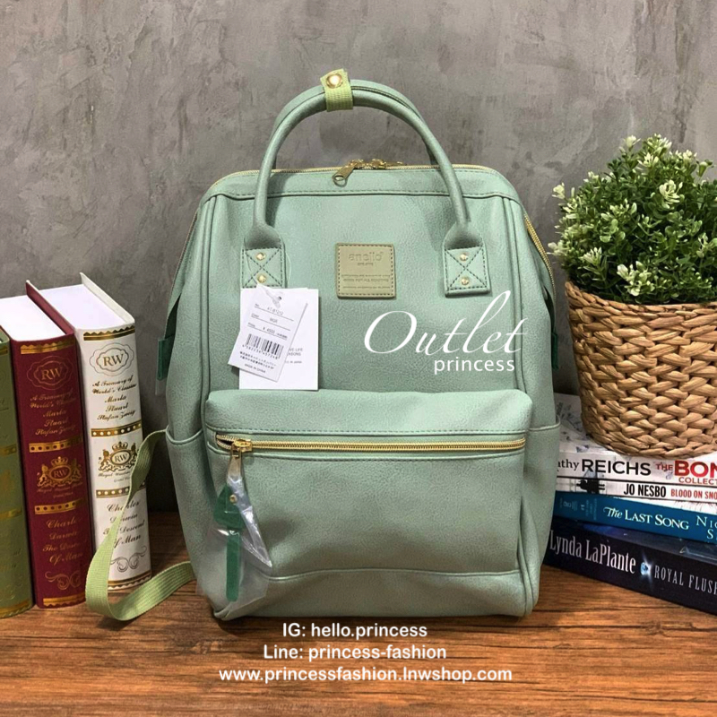 Anello polyurethane leather rucksack รุ่น Mini และ Classic กระเป๋าเป้จากแบรนด์เล็กๆมาสู่แบรนด์ดังทั้งในไทยและญี่ปุ่น วัสดุหนังpuแต่งลายหินอ่อนหนังนิ่ม กันน้ำได้ ภายในมีช่องเล็ก2ช่อง เปิดปิดด้วยซิปคู่ ปากกระเป๋าเป็นโครงสะดวกต่อการหยิบจับของภายใน ด้านข้างมี