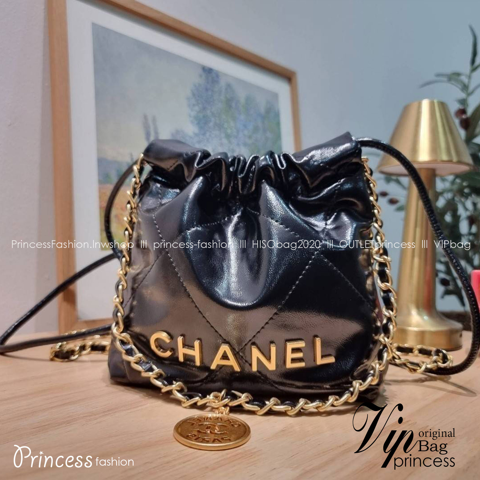 Chanel 22 mini bag / CHANEL 22 MINI HANDBAG พร้อมส่ง 4 สี กระเป๋าสะพาย ดีไซน์เรียบหรู โดดเด่นจากสายสะพายโซ่สีทอง และเหรียญโลโก้ ใช้ได้ง่ายๆไปเลยทุกโอกาส