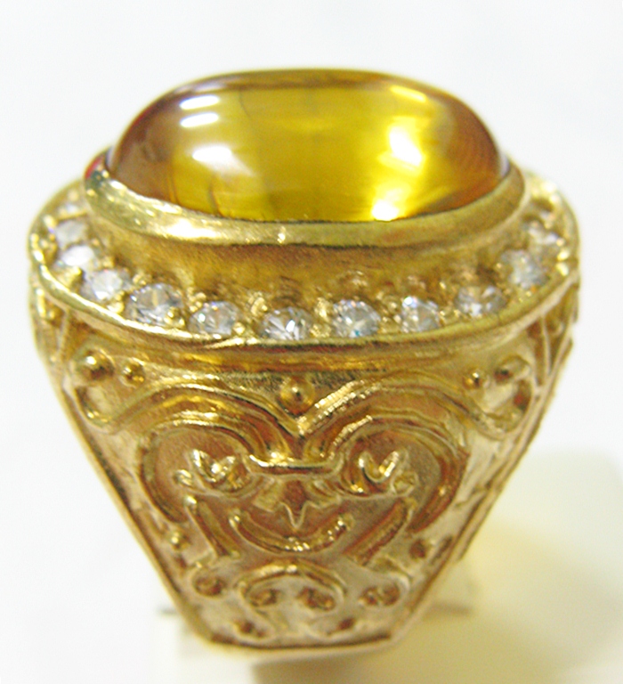 สินค้าจองค่ะ แหวนพลอยมณีใต้น้ำสีเหลืองทองเหลืองล้อมเพชร(ทุกราศี)ค่ะ