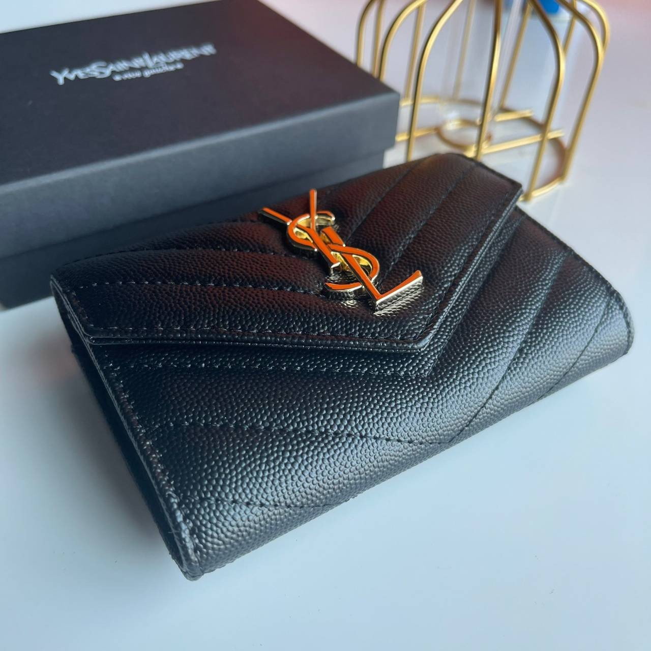 VIP 】YSL SAINT LAURENT SHORT WALLET งานหนังแท้ สวยงามมากมายที่สุดเกินบรรยายเลยค่าาา ได้ไปไม่ผิดหวังแน่นอน เป็นอีกรุ่นหนึ่งที่ห้ามพลาดเลยตอนนี้ กำลังฮิตกันเลยค่าา สาวๆ Must Have!!!! Full Box Set นะค๊าาา