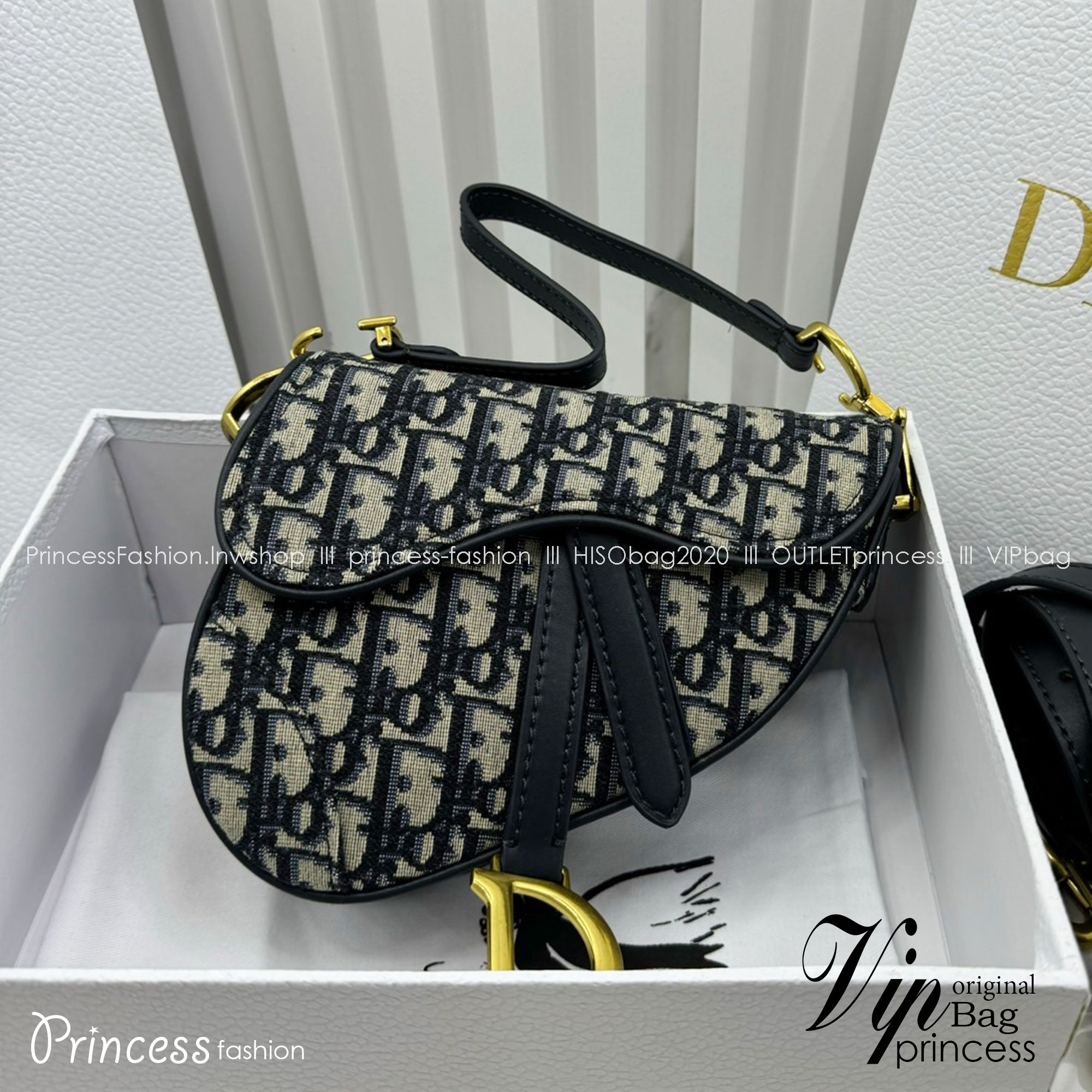 DIOR Mini Saddle Bag with Strap Blue Dior Oblique Jacquard / Black Grained Leather กระเป๋าสะพายทรงอานม้าเอกลักษณ์ของแบรนด์แห่งตำนานความหรู