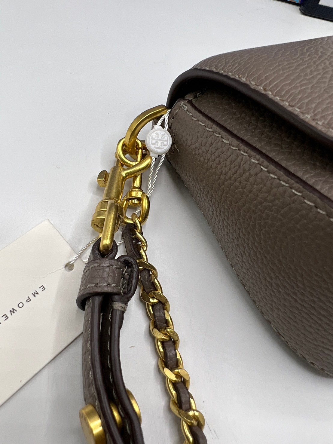 Tory Burch Britten Convertible Crossbody Bag กระเป๋าสะพายดีไซน์เรียบหรู เกรดออริ สลับแท้ 1:1 ใช้งานต่างประเทศได้