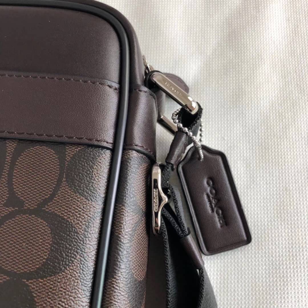 กระเป๋าสะพายข้างชาย ลายซีสีเทาดำ COACH CHARLES FLIGHT BAG IN SIGNATURE