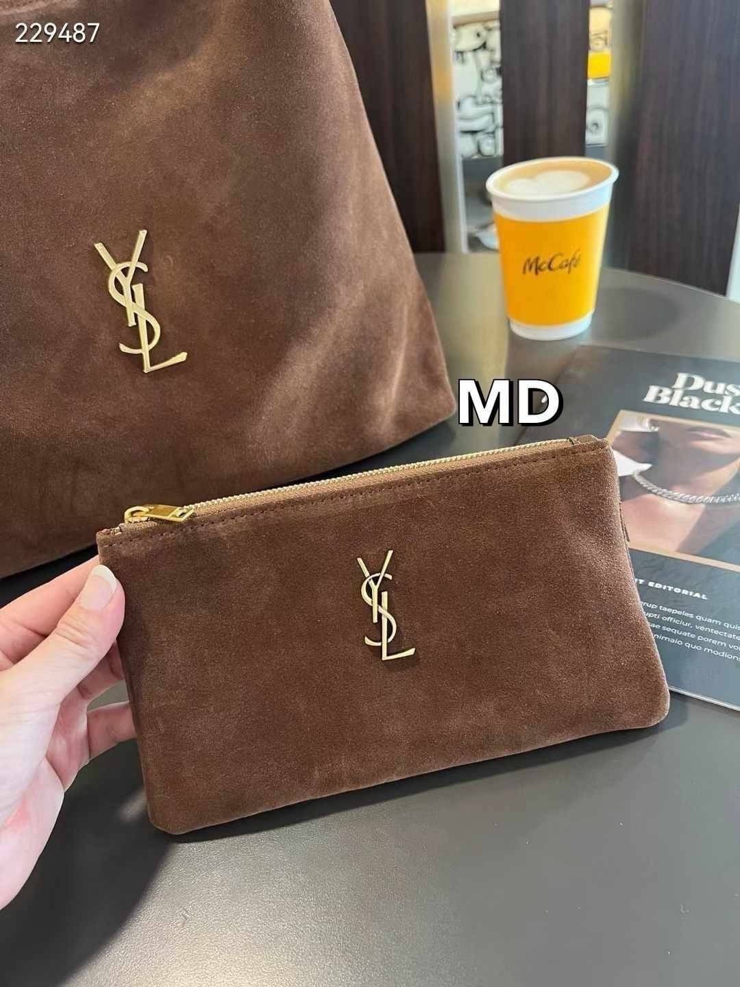 YSL Hobo Leather Bag / YSL Hobo Suede Bag กระเป๋าสะพายทรงโท้ทใบใหญ่รุ่นใหม่ หูจับในตัวใช้งานง่ายจุของได้เยอะ งานหนังเรียบและงานหนังกลับสีน้ำตาล ดีไซน์เรียบแต่หรู