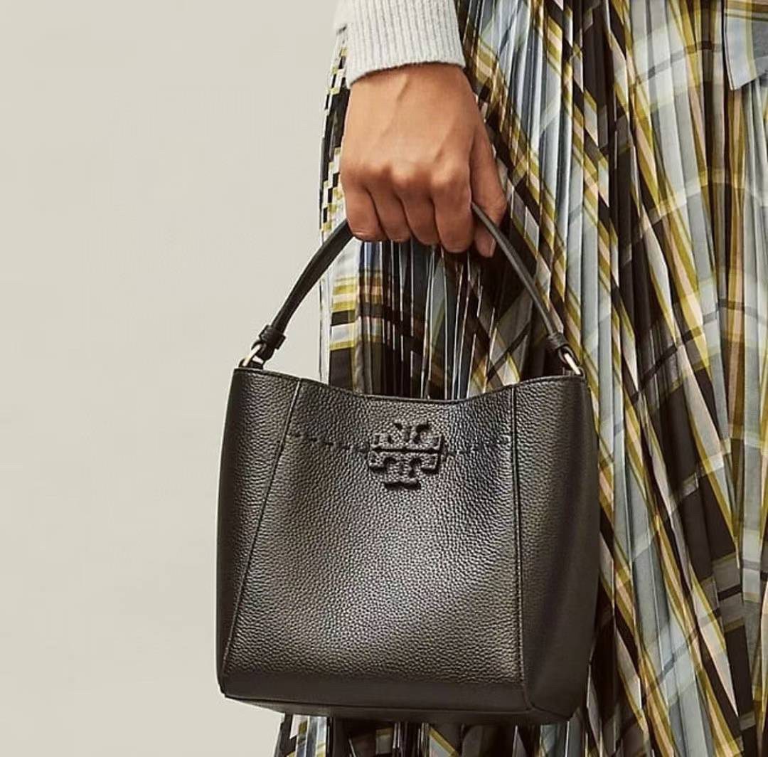 ของแท้ 💯% TORY BURCH MCGRAW MINI BUCKET BAG กระเป๋าสะพาย *วัสดุหนังวัวแท้ หนังนุ่ม หนังหอม น้ำหนักเบามากกก!! หนังลื่น นิ่มสวยมากๆ