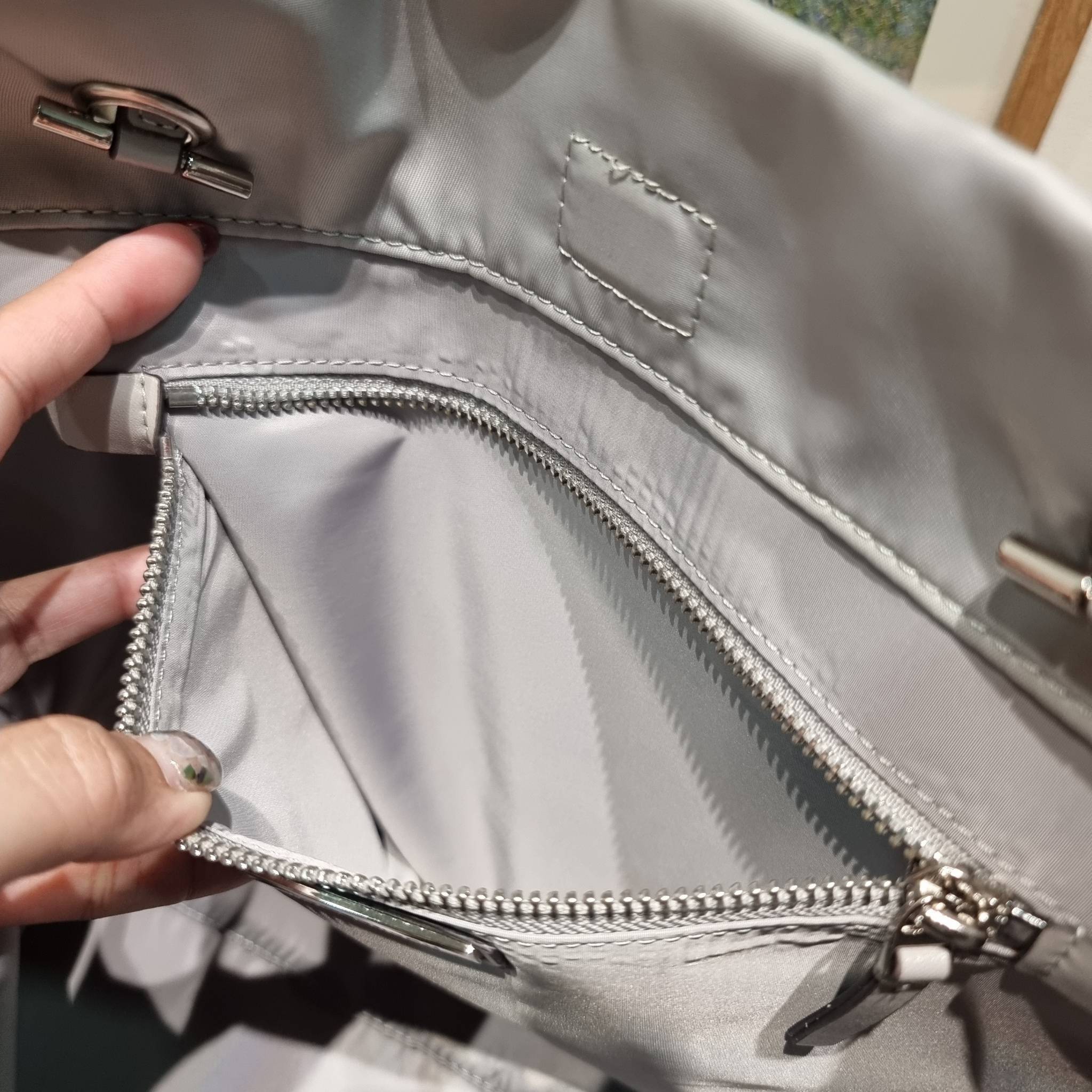 TORY BURCH Ella Chain Tote Bag / TORY TOTE NYLON BAG พร้อมส่ง 4 สี กระเป๋าสะพายทรงโท้ทใบใหญ่ จุของไปเลยแน่นๆ รูปทรงคลาสสิคชวนใช้ โดดเด่นด้วย patch โลโก้ แนะนำรีบสั่งใช้ไปสวยก่อนใครได้เลยน้า