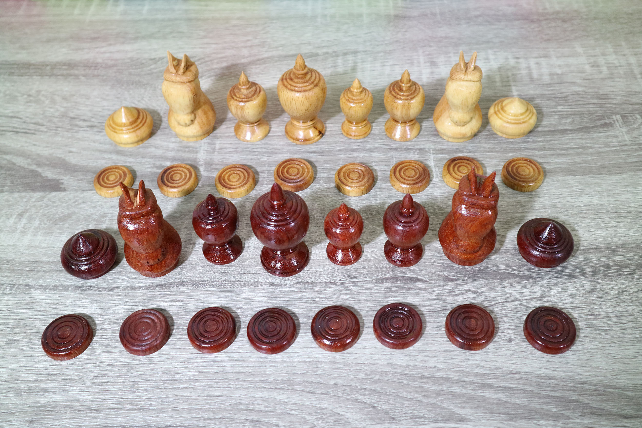 ตัวหมากรุกไทยชุดราเธยะ