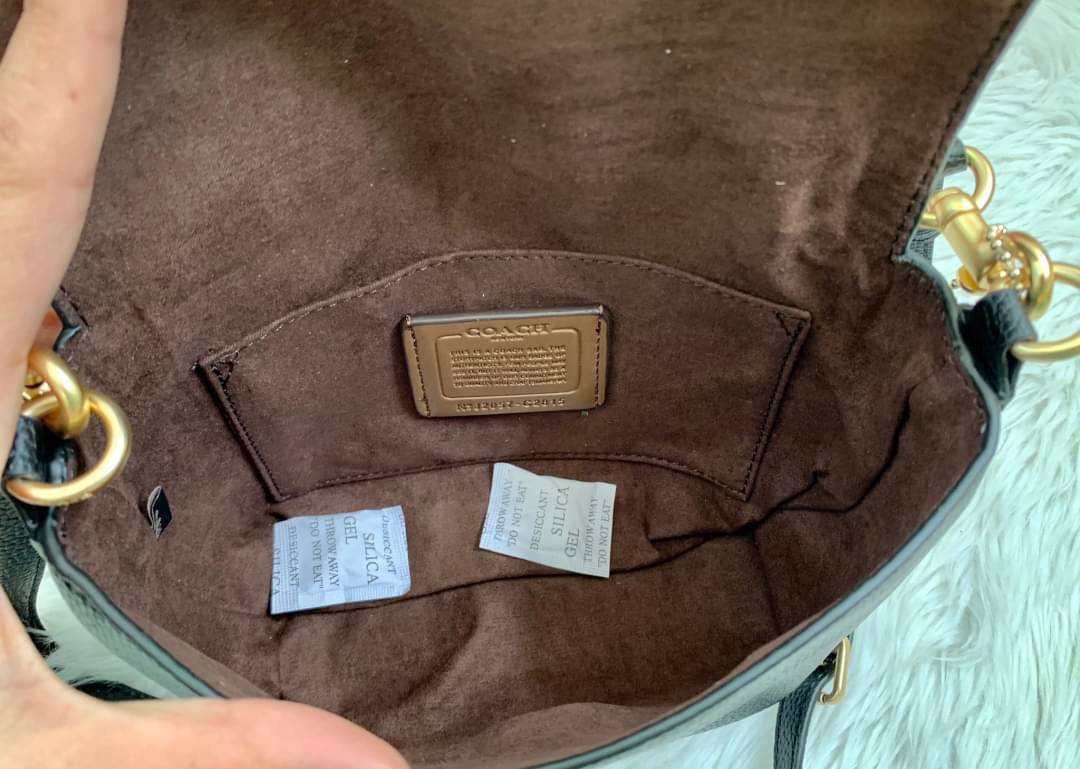 คอลเลคชั่นใหม่ ทั้งสวยทั้งคุณภาพค่ะ😘 COACH KARLEE CROSSBODY BAG 💐พร้อมส่ง ได้ไปไม่ผิดหวังแน่นอนค่ะ! สวยๆแบบคนดังระดับโลกกันค่าา กระเป๋าสะพายแบบครอสบอดี้ร์ หนังแท้นิ่มสวยงามมากๆค่ะ รูปทรงน่ารักกระทัดรัด เปิดปิดกระเป๋าแบบหมุนล็อค ภายในสามารถ