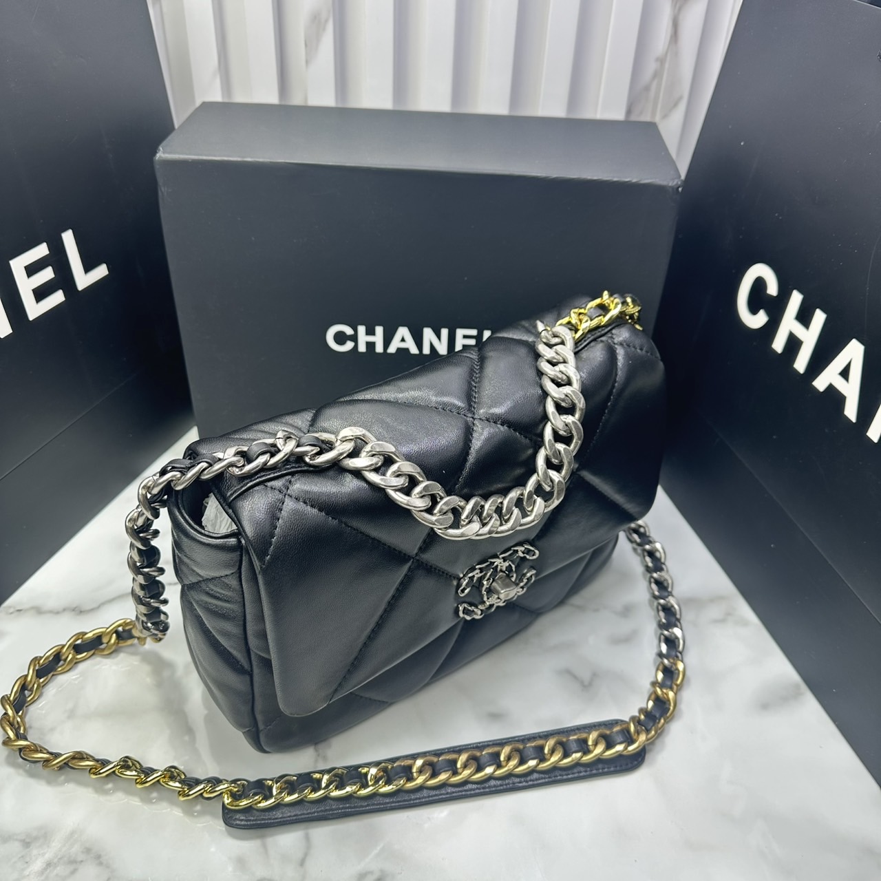 ORI หนังแท้ | CHANEL 19 Flap Bag 25cm กระเป๋าสะพายรุ่นยอดนิยม หนังนิ่มนุ่มลื่น หรูหราระดับตำนาน สวยงามเหนือกาลเวลา