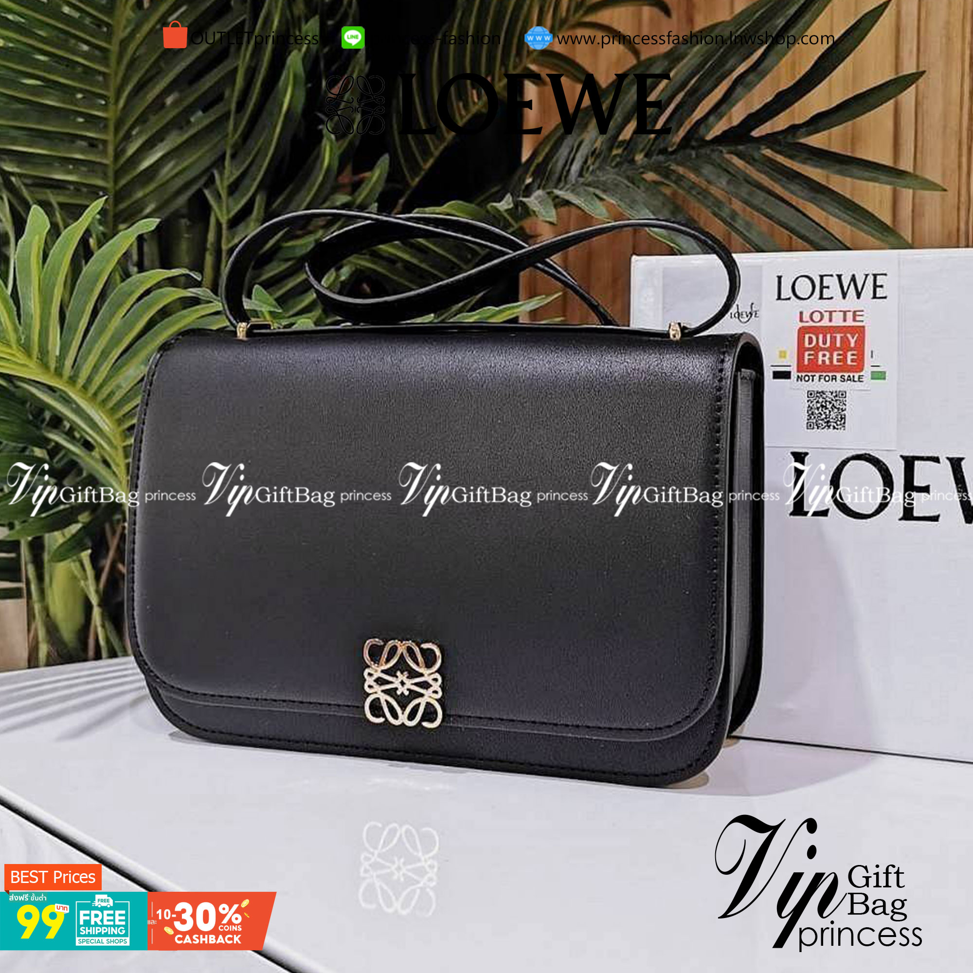 LOEWE CROSSBODYBAG VIP GIFT WITH PURCHASE (GWP) กระเป๋าสะพายพรีเมี่ยมกิ๊ฟ Limited Edition จากน้ำหอม LOEWE DUTY FREE วัสดุหนังแท้ Calf Leather หนังเรียบสวยอยู่ทรงดีไซน์สุดคลาสสิค เปิดปิดด้วยฝาปิดโลโก้แบรนด์อะไหล่ทองหรู ภายในมีช่องแบ่งหลายช่องแยกเป็นสัดส่วน